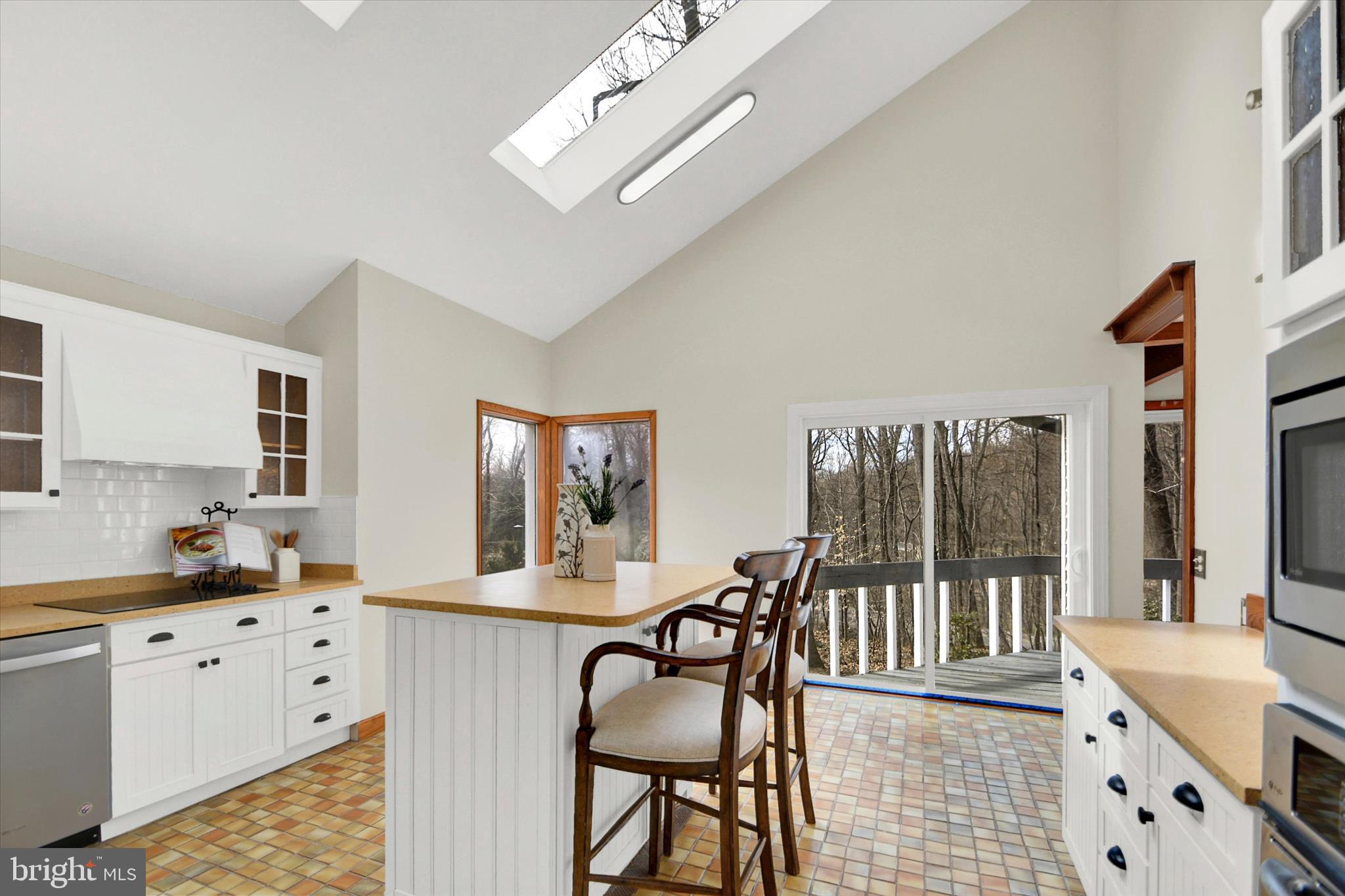 HERSHEYS MILL ESTS - Residential