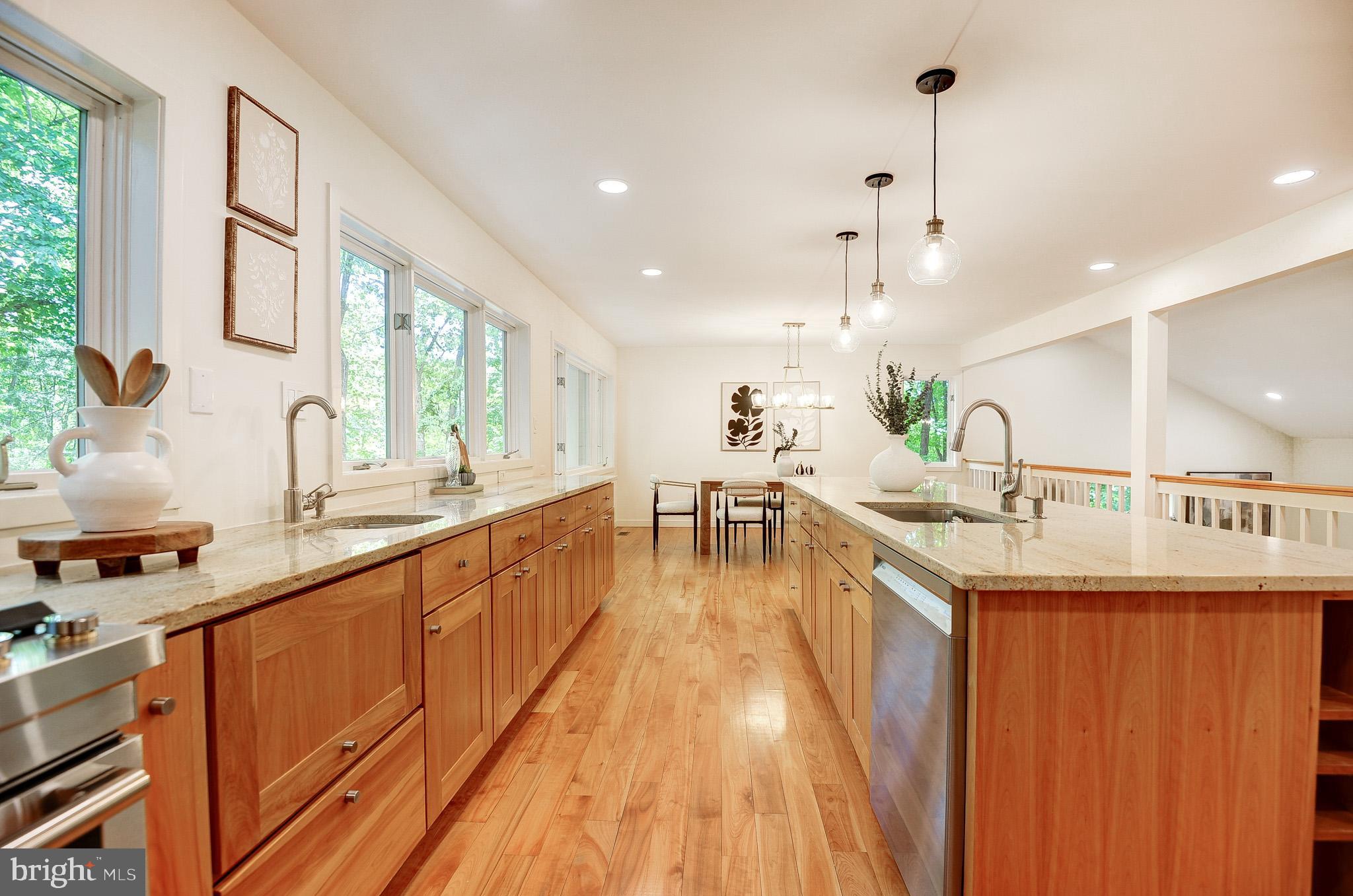 RESTON - Residential