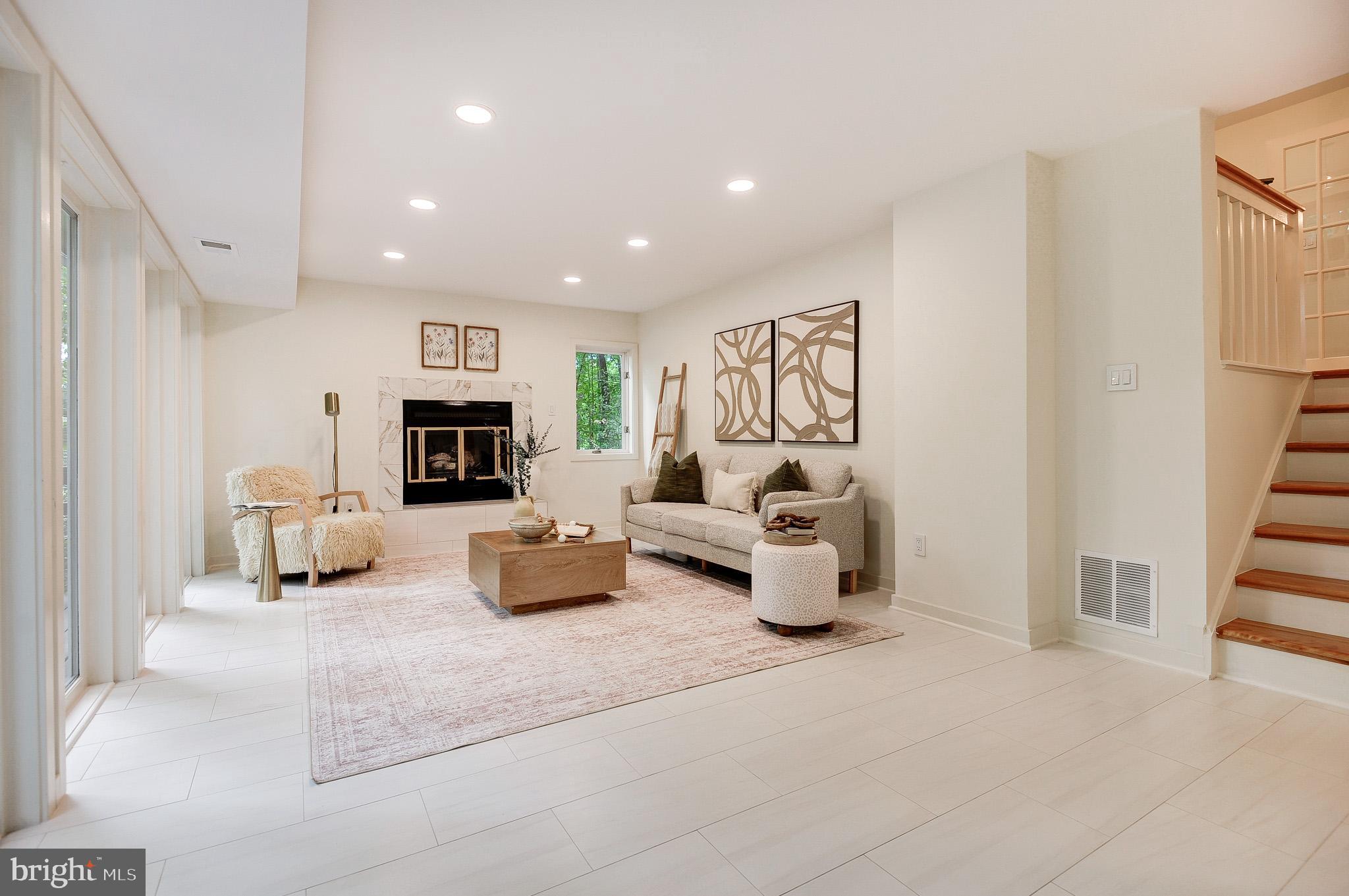 RESTON - Residential