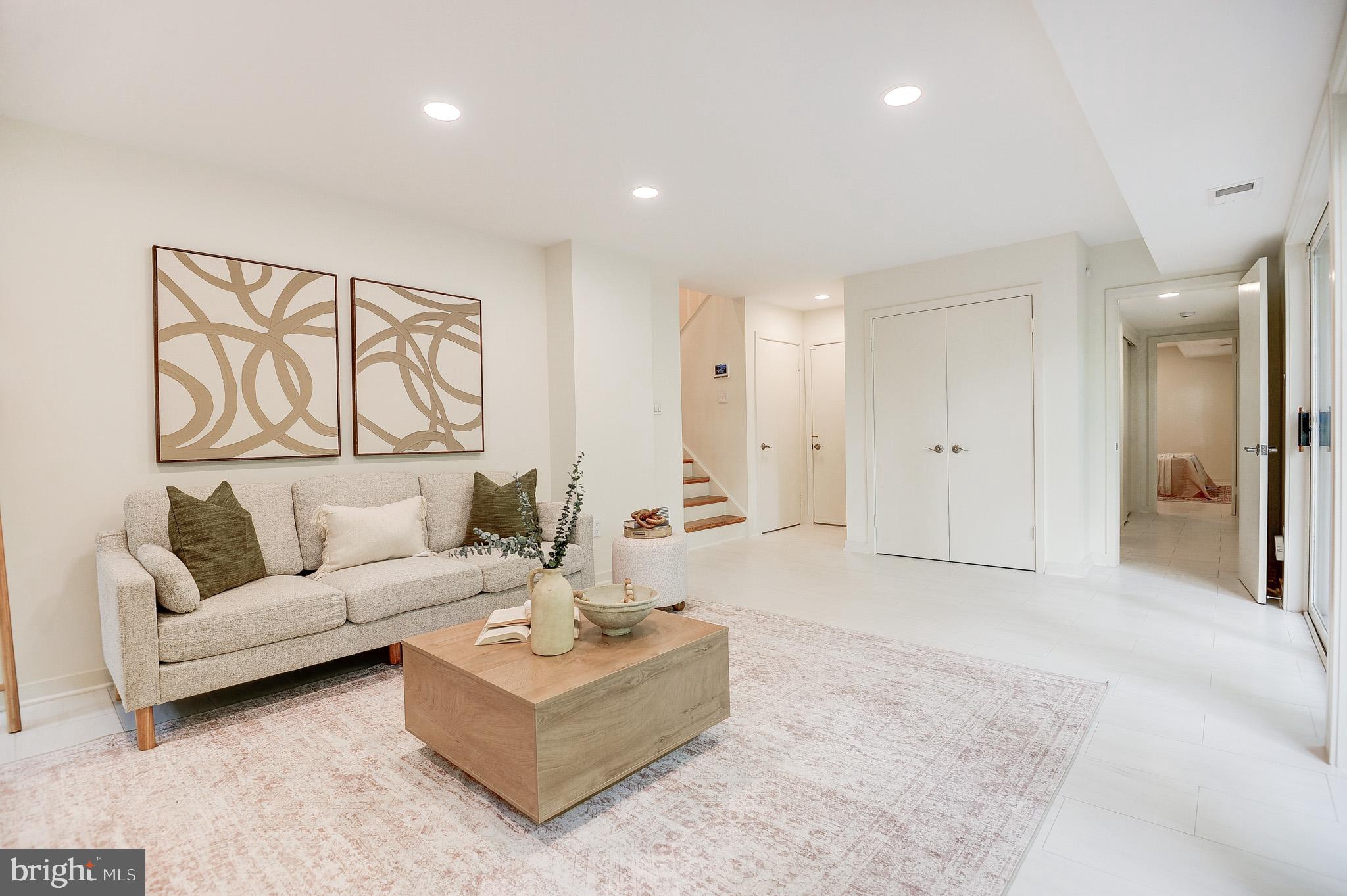 RESTON - Residential