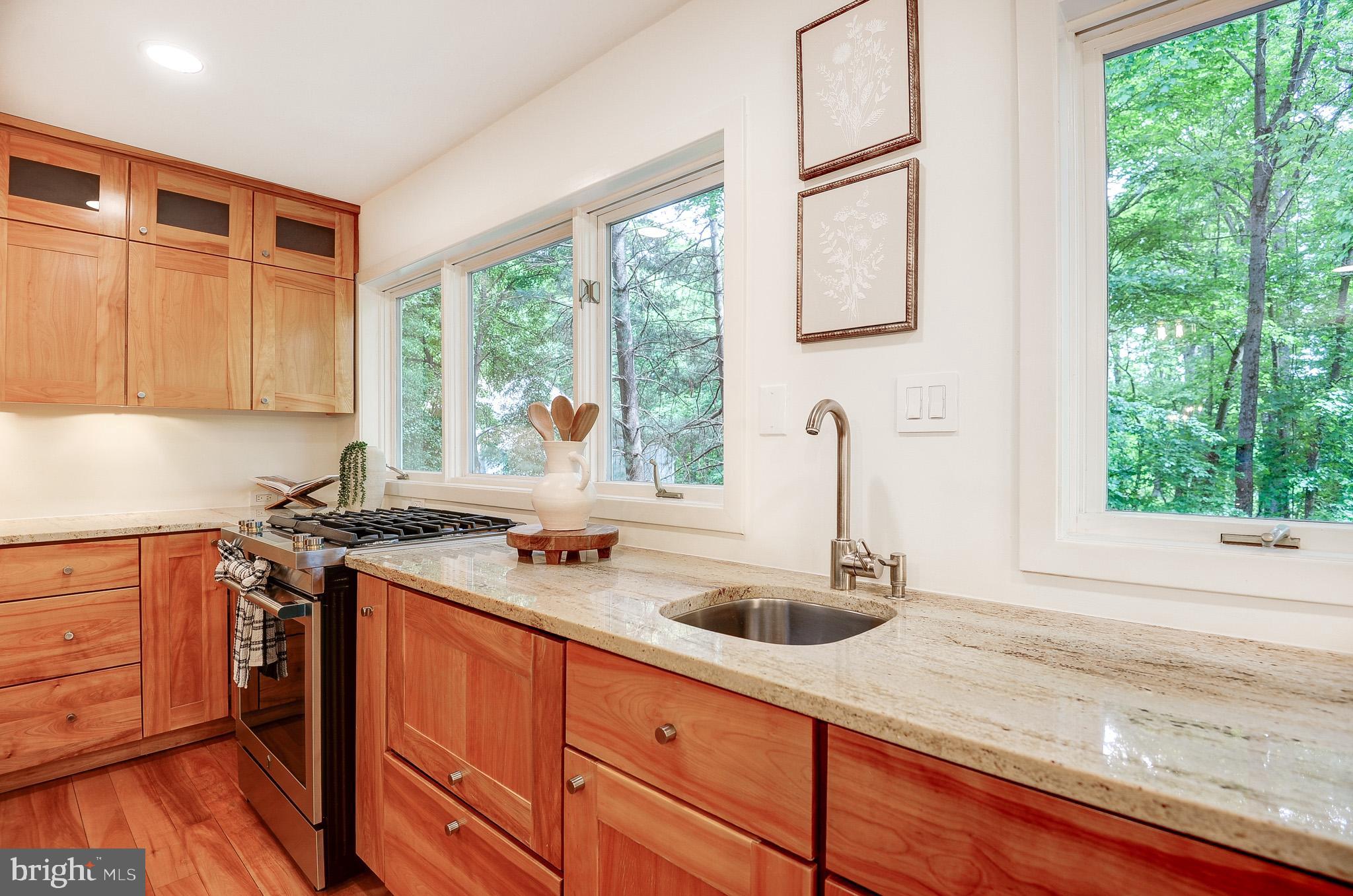 RESTON - Residential
