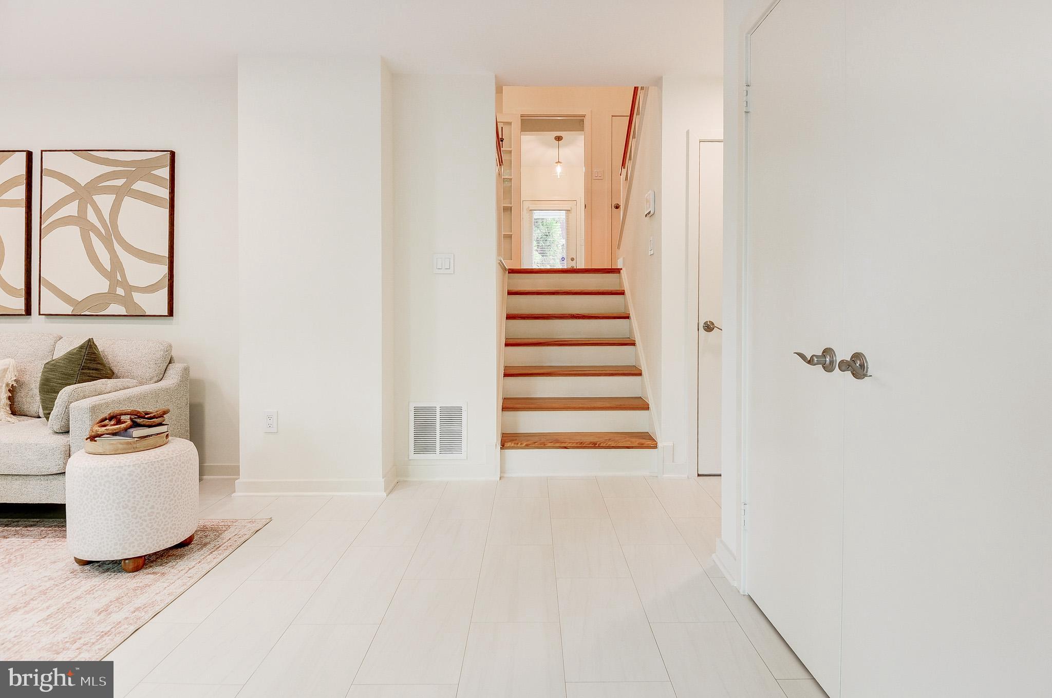RESTON - Residential