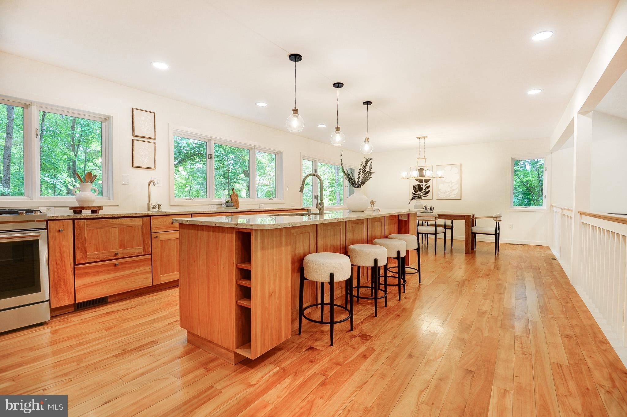RESTON - Residential
