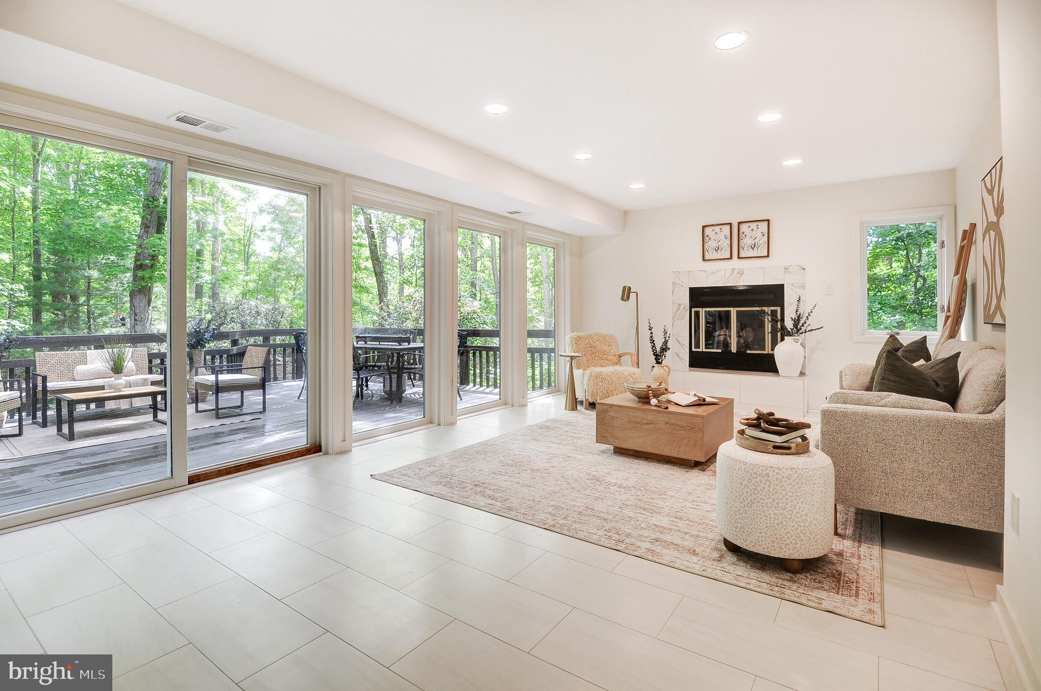 RESTON - Residential