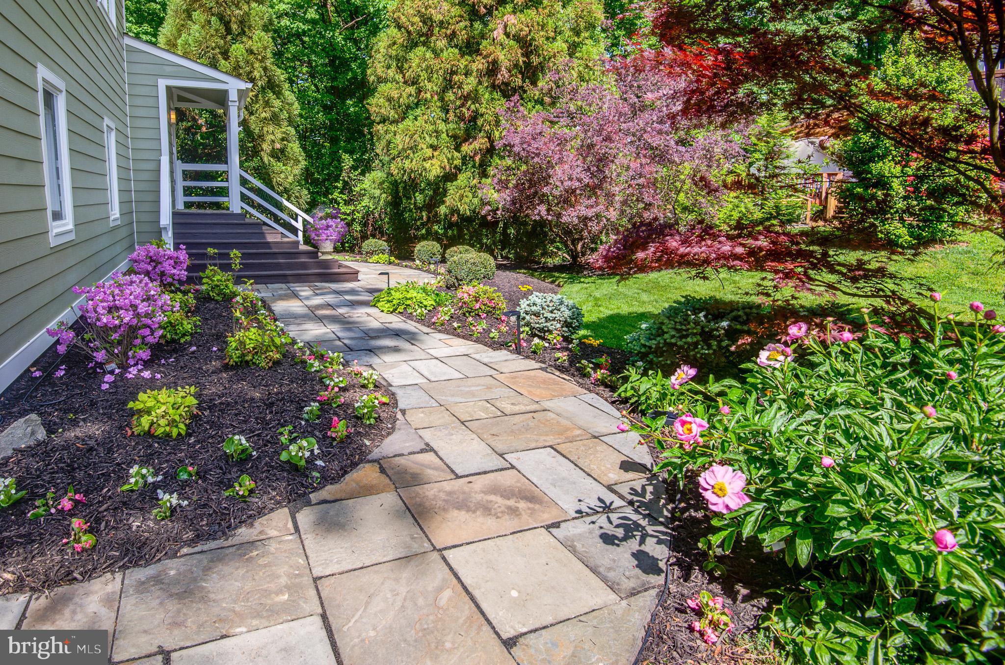 RESTON - Residential