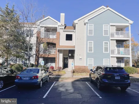20960 Timber Ridge Terrace Unit 301, Ashburn, VA MLS: VALO2091316