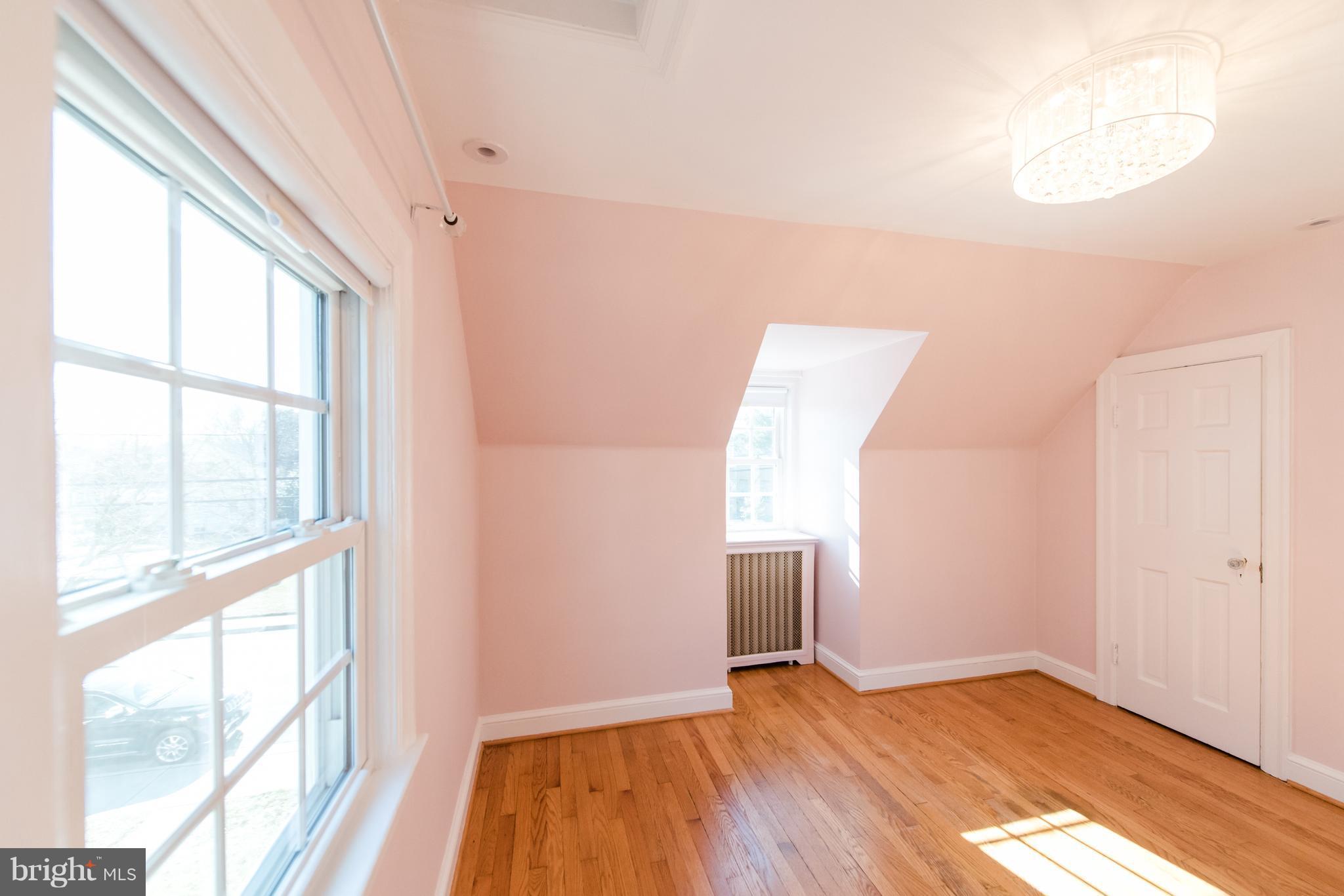 ROSEMONT PARK - Residential