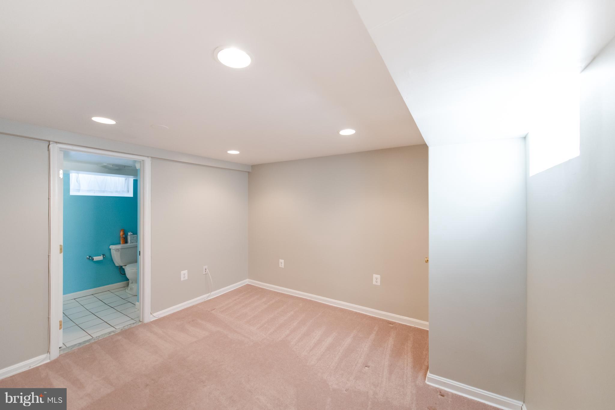 ROSEMONT PARK - Residential