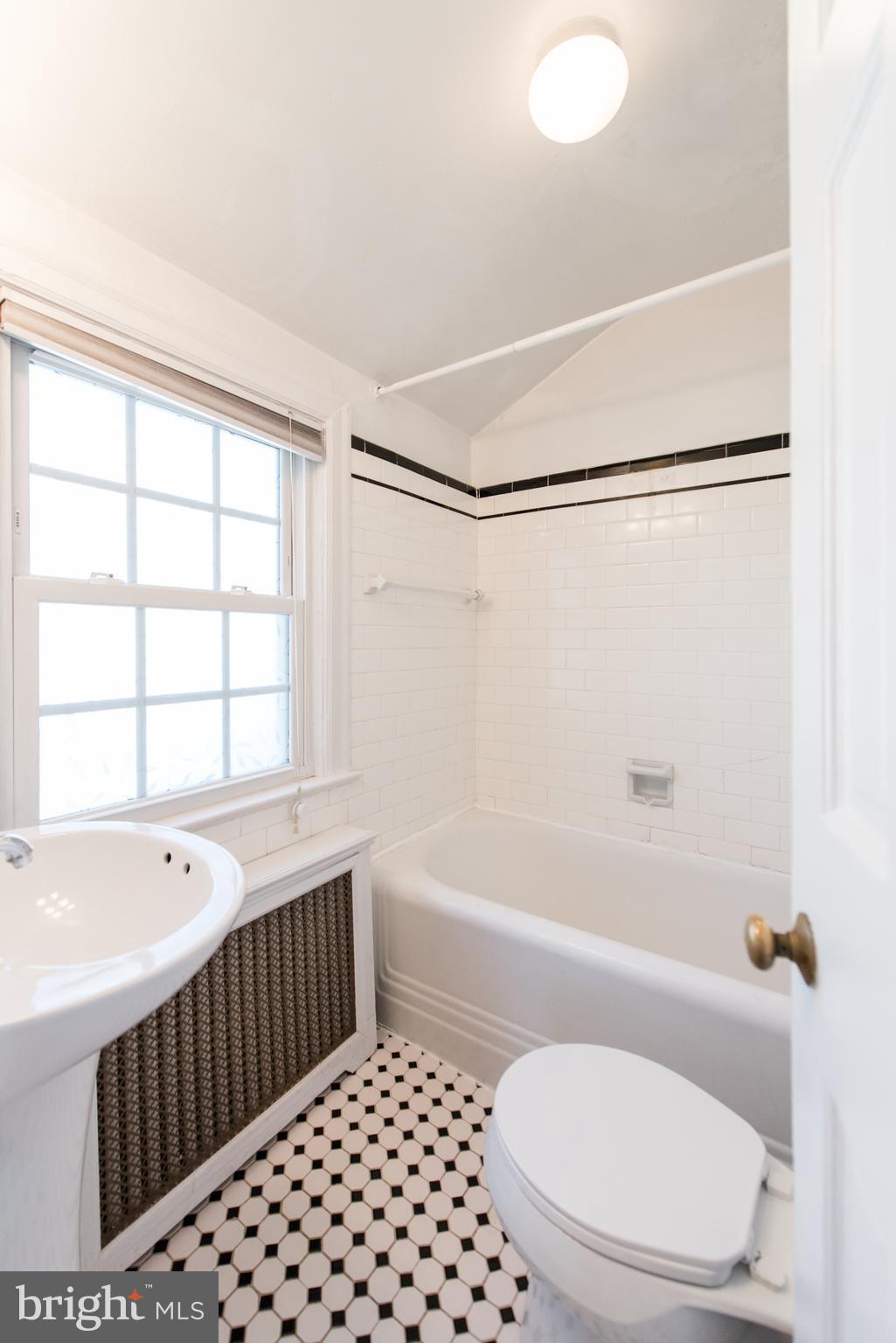 ROSEMONT PARK - Residential