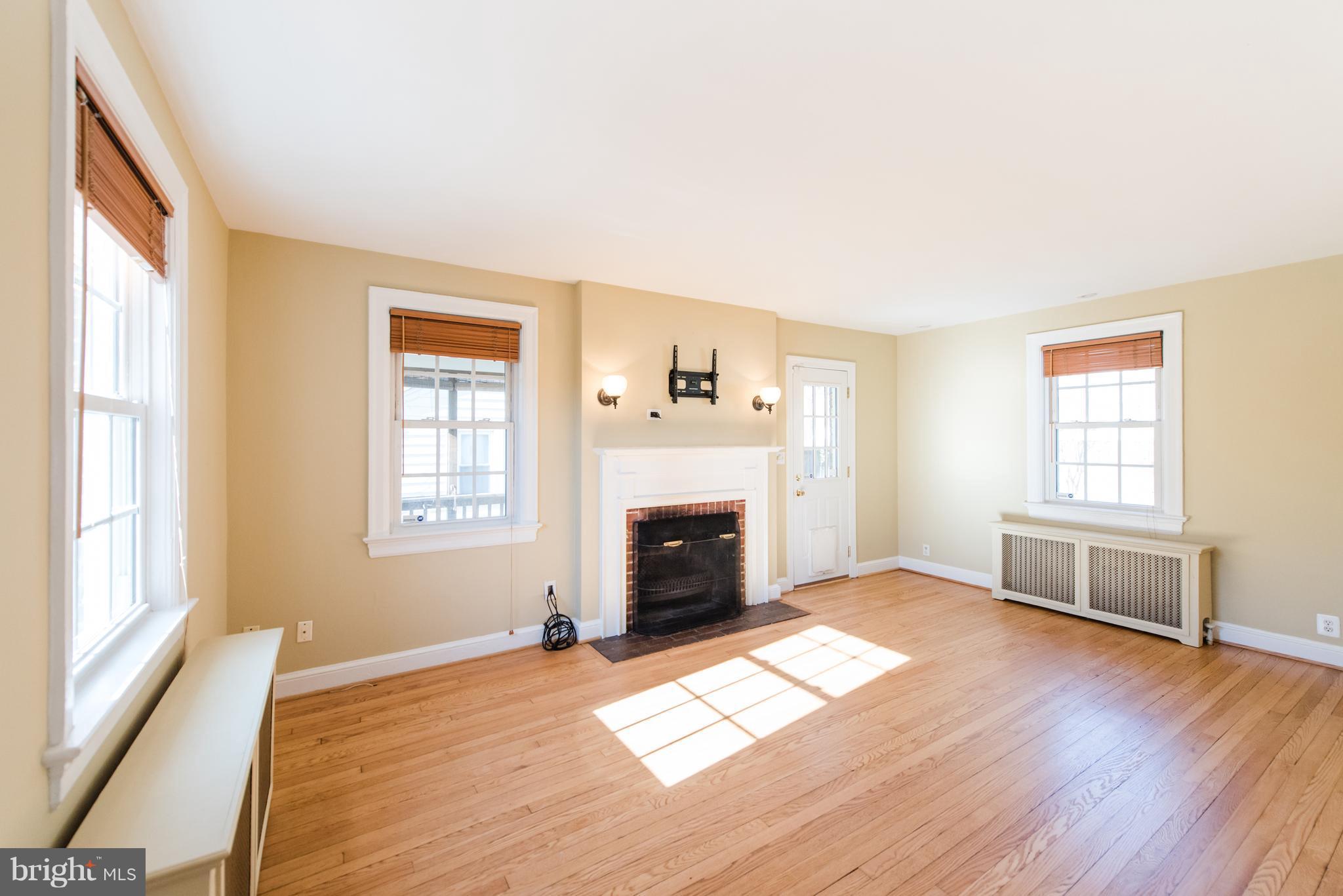 ROSEMONT PARK - Residential