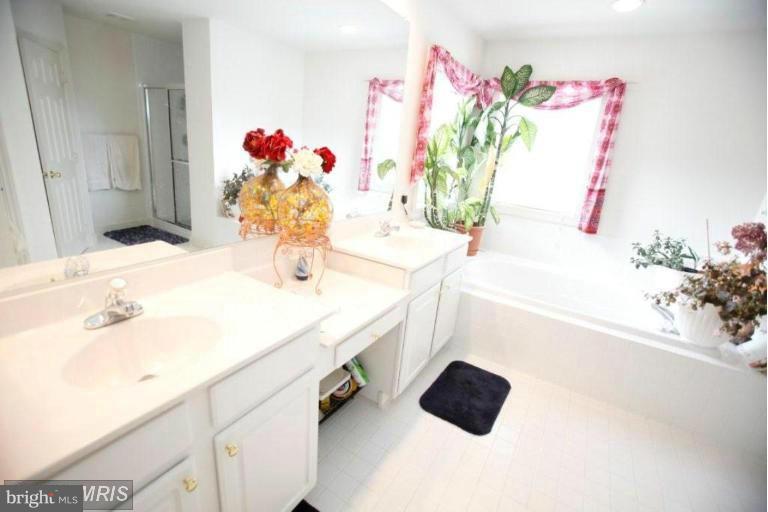 KING FARM WATKINS POND - Residential Lease