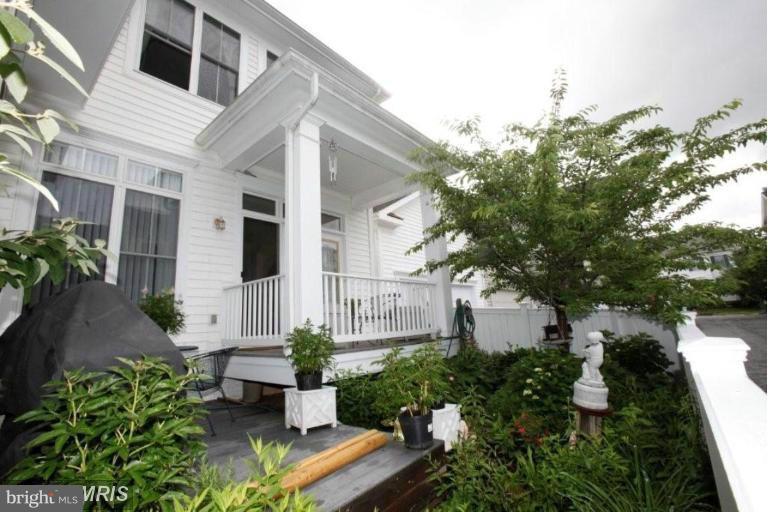 KING FARM WATKINS POND - Residential Lease