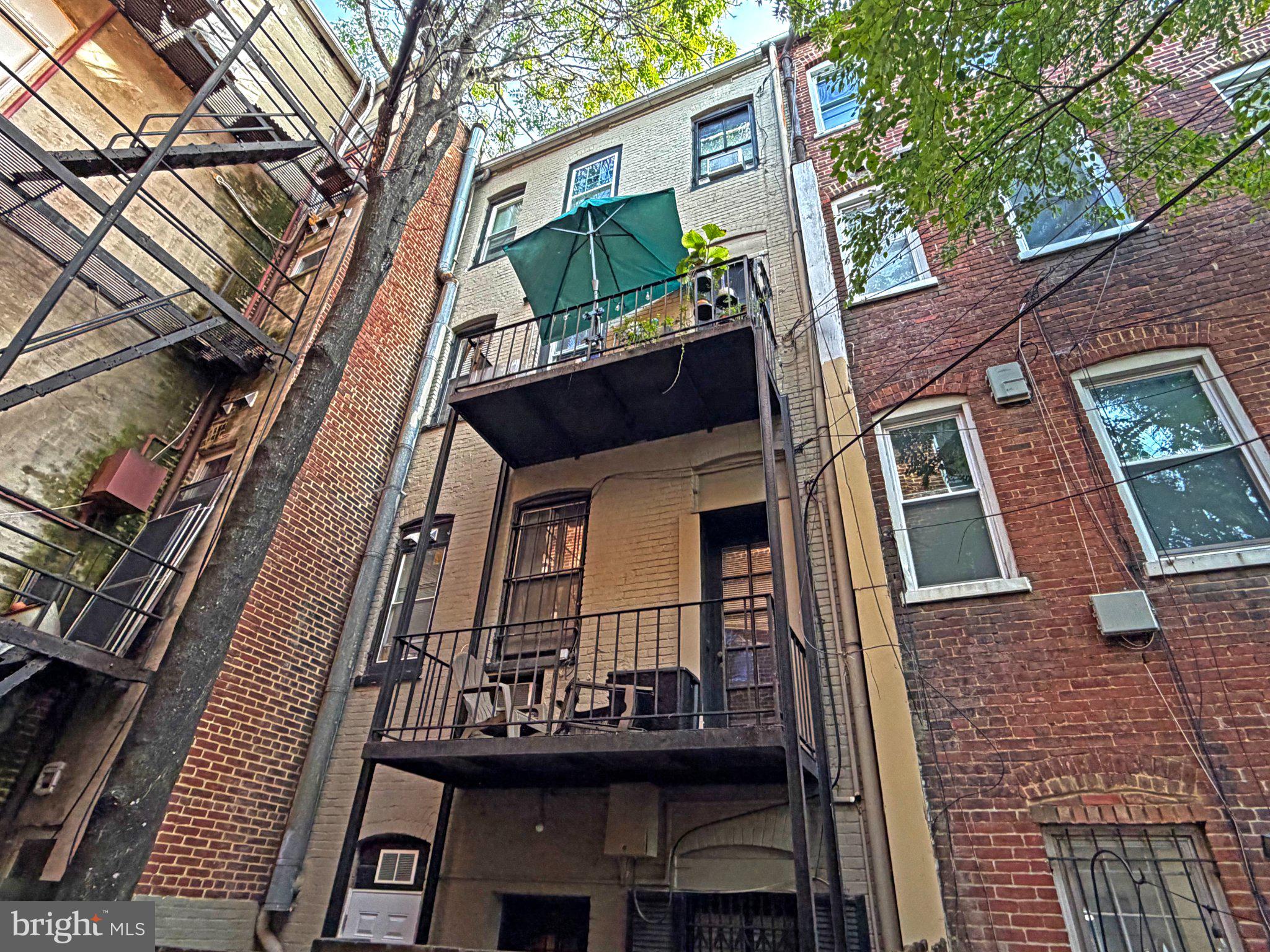 138 6TH STREET NE