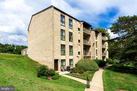 Photo of 6141 Edsall Road #B, ALEXANDRIA, VA 22304 (MLS # VAAX2055206)
