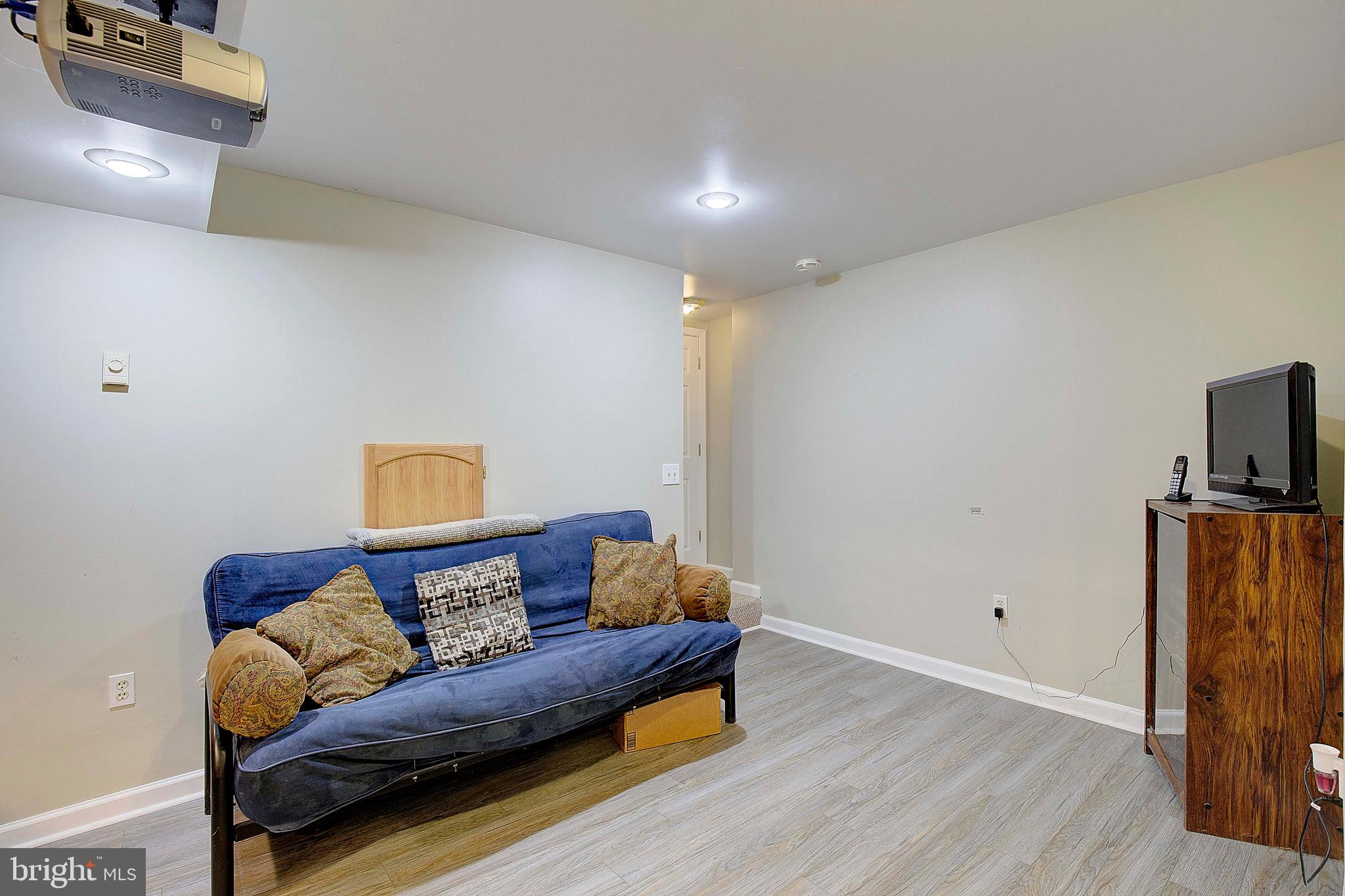 PLEASANT PLAINS - Residential