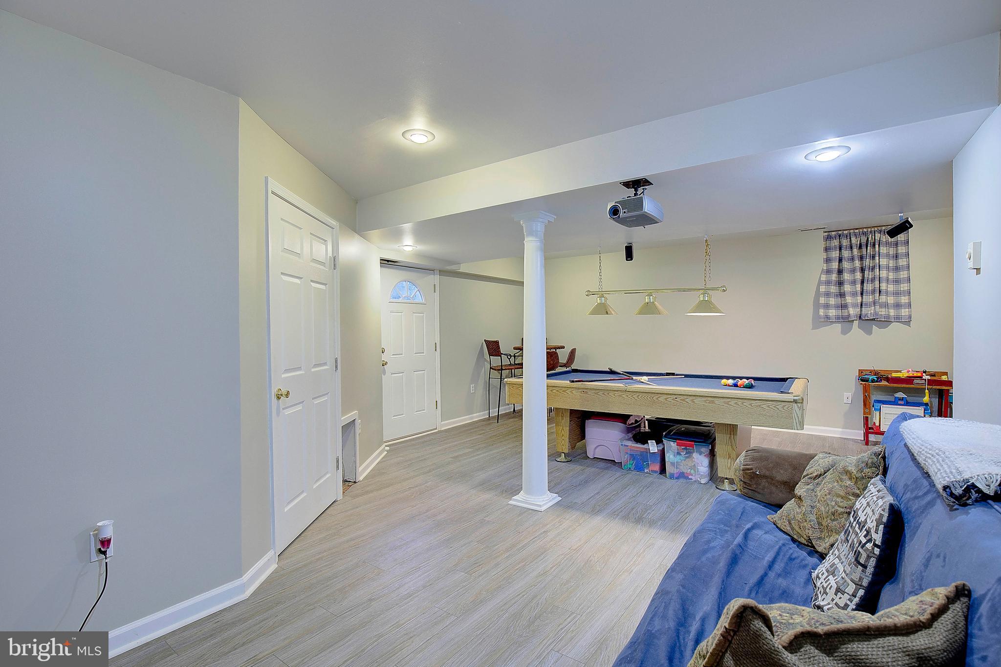 PLEASANT PLAINS - Residential