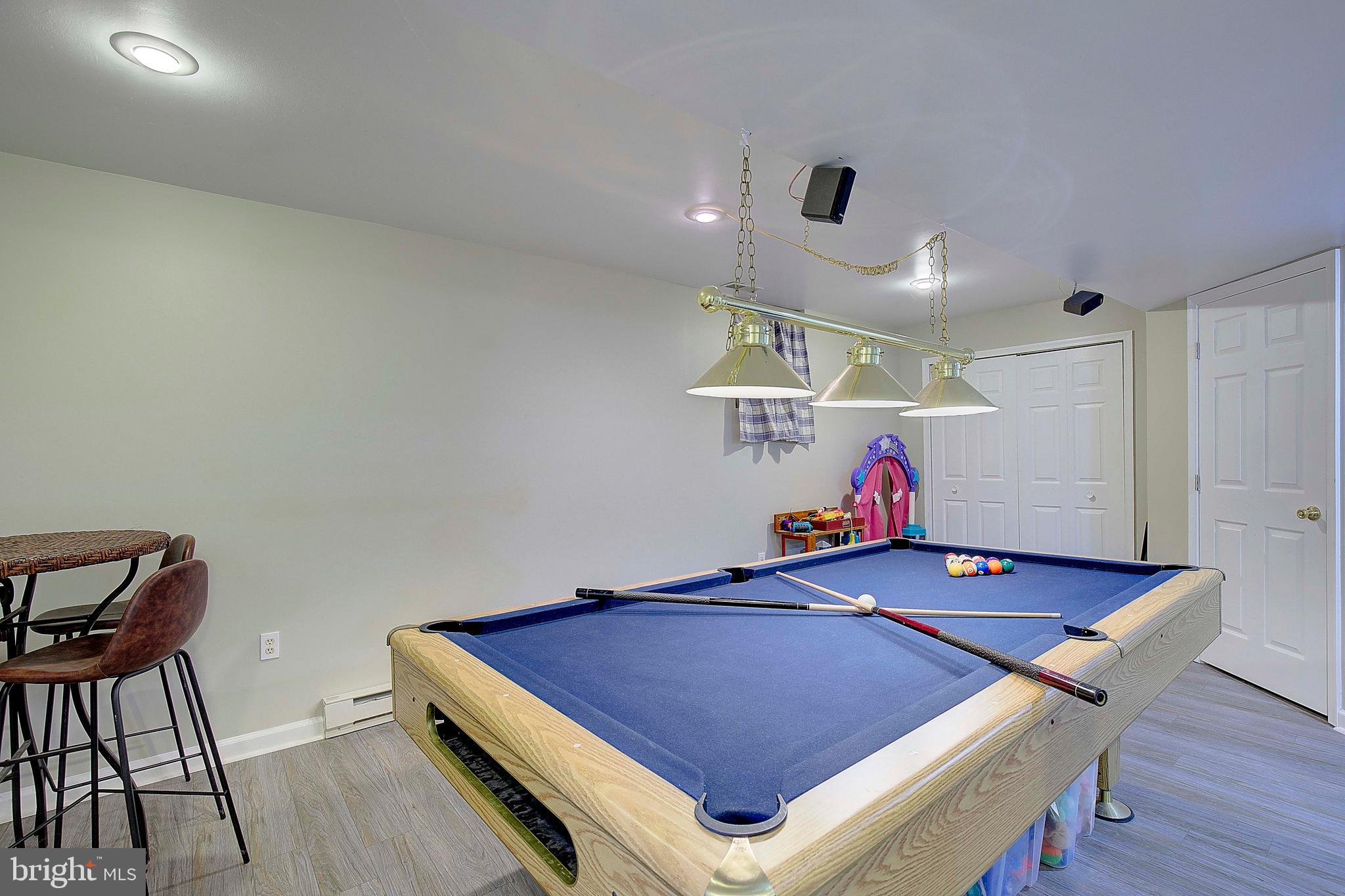 PLEASANT PLAINS - Residential