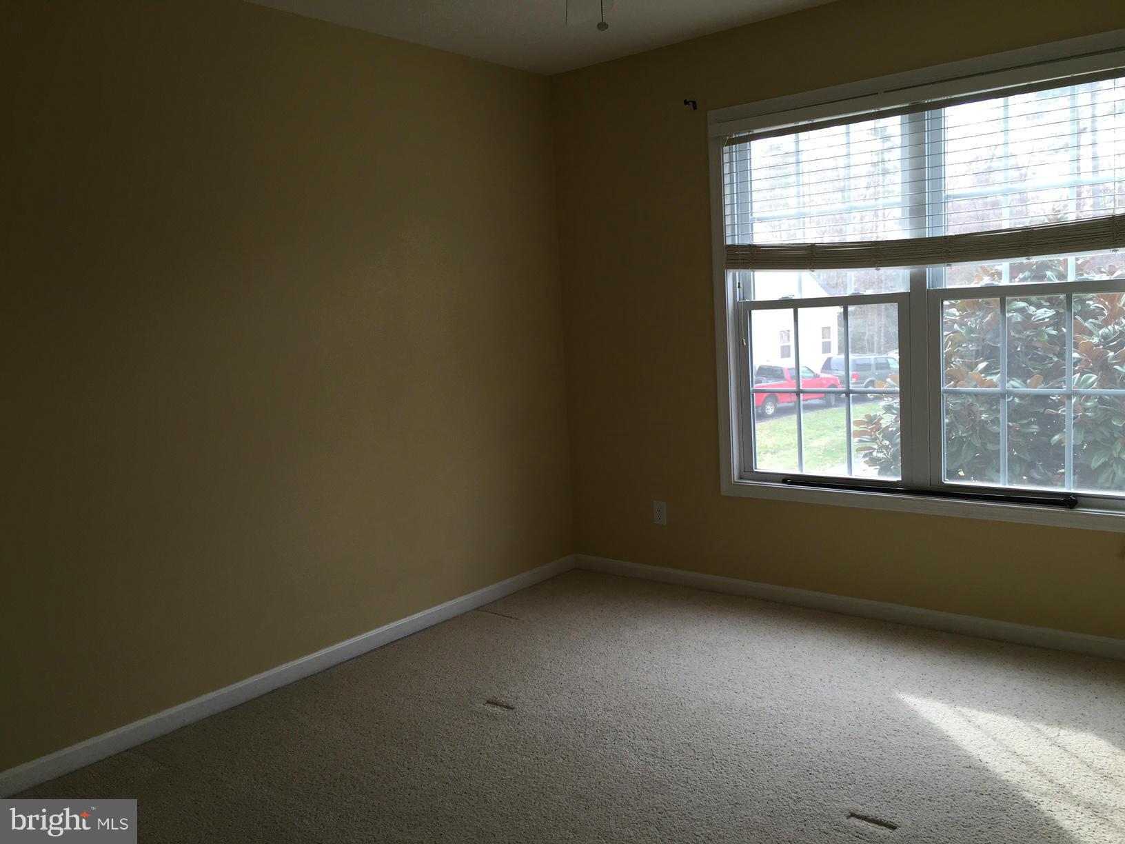 ESTATES AT SINGLETREE - Residential Lease