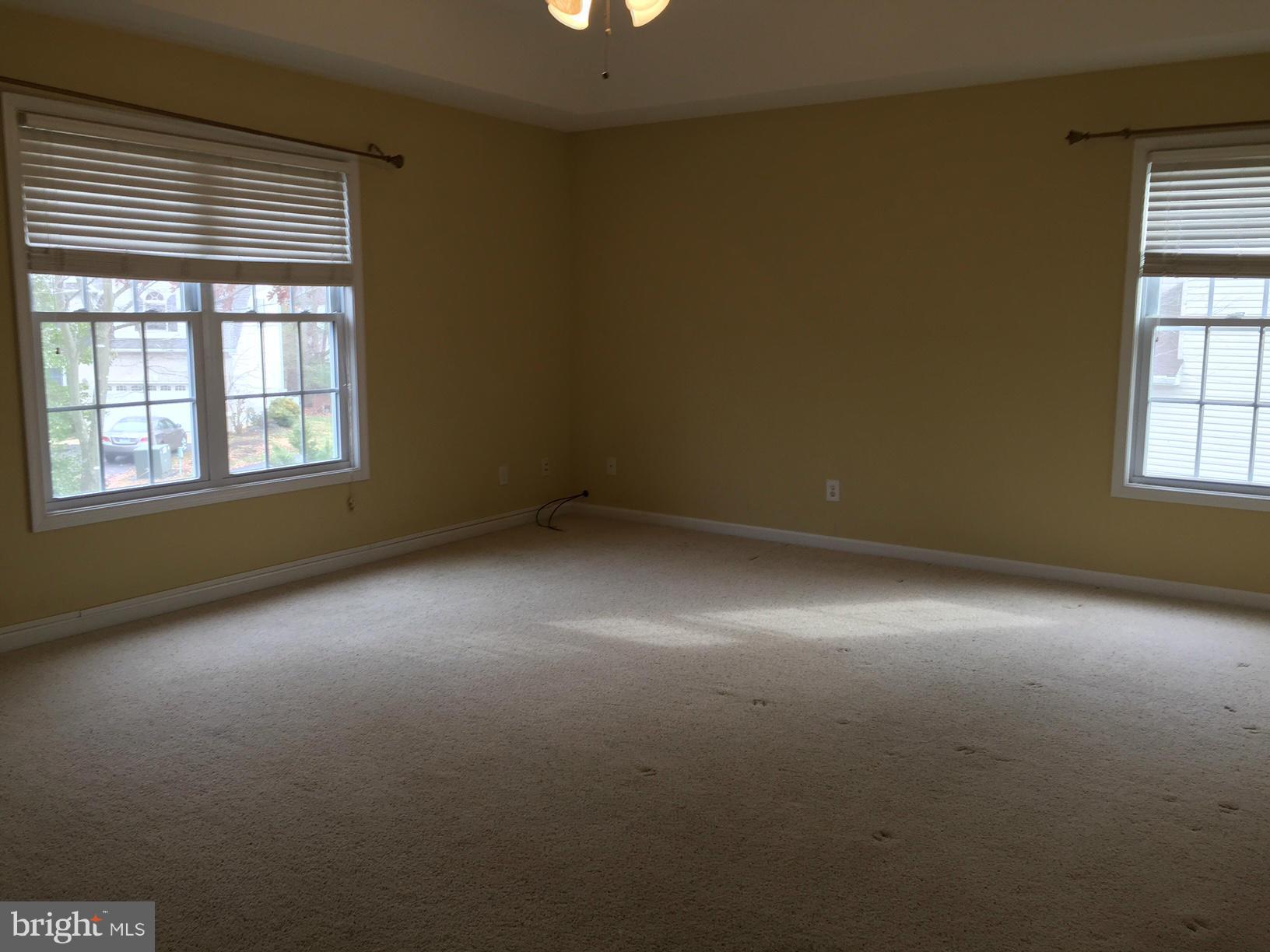 ESTATES AT SINGLETREE - Residential Lease