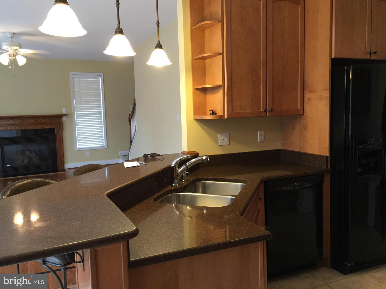 ESTATES AT SINGLETREE - Residential Lease