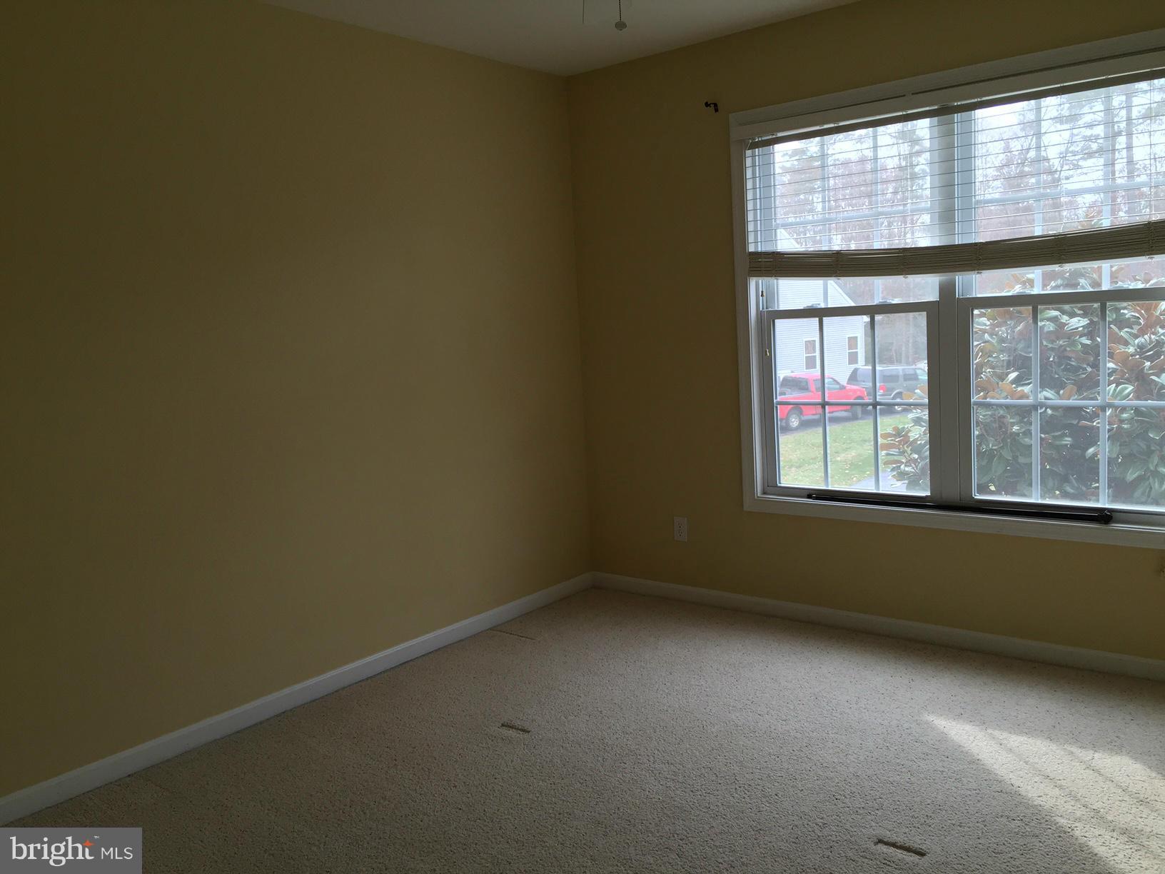 ESTATES AT SINGLETREE - Residential Lease