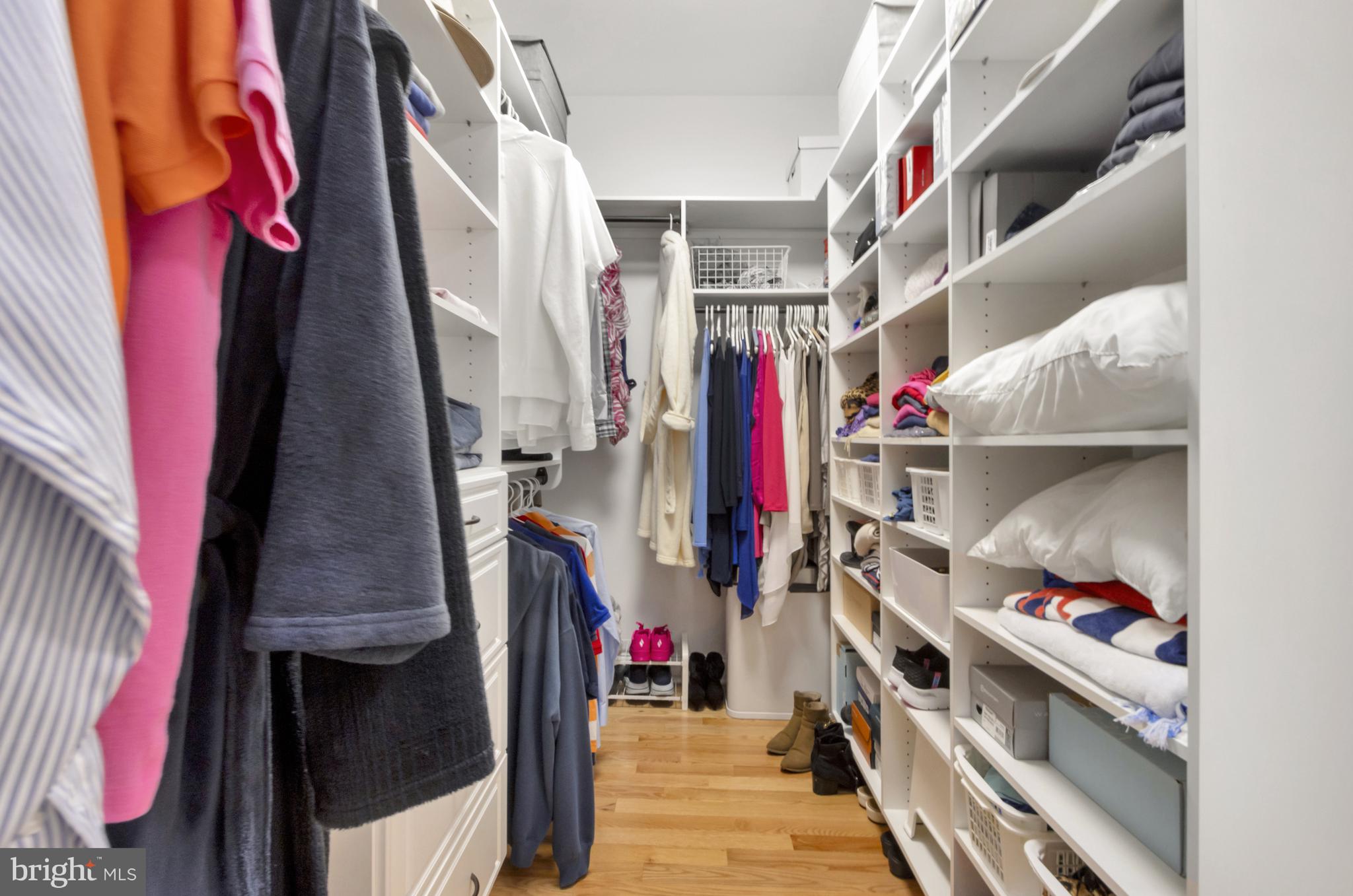 WOLFE POINTE - Residential