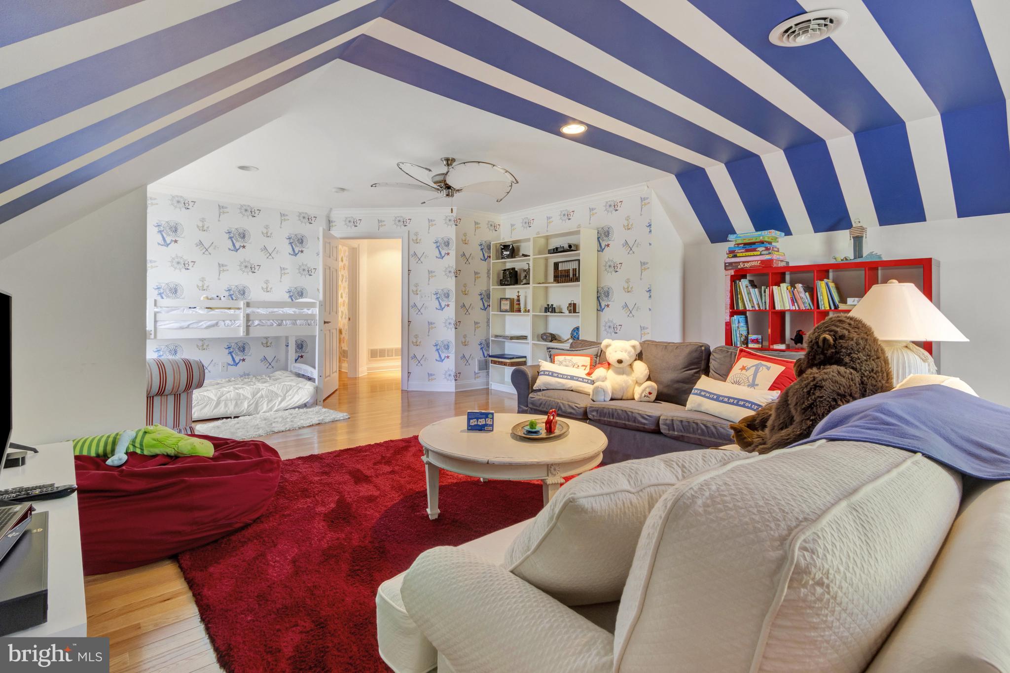 WOLFE POINTE - Residential