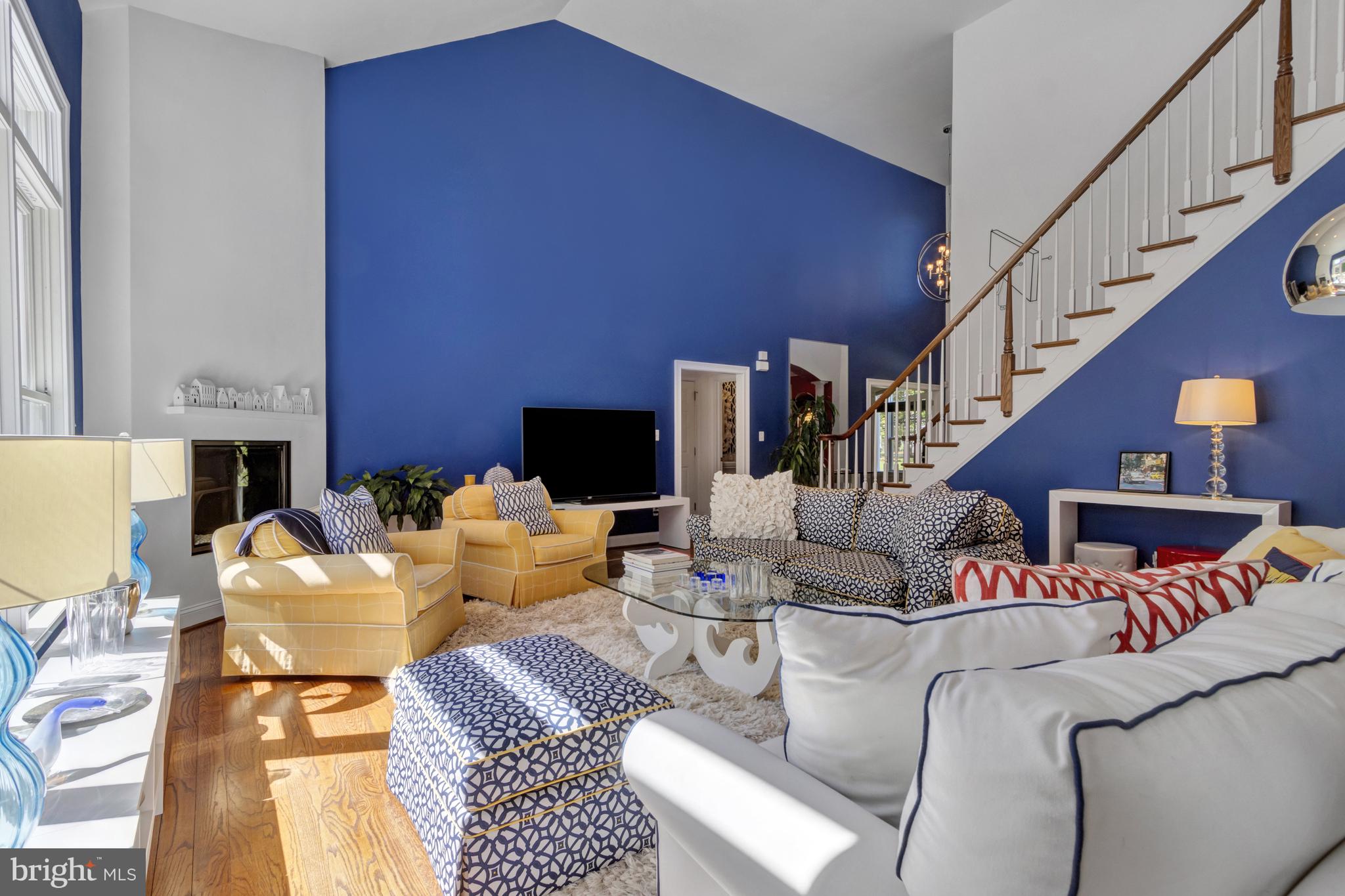 WOLFE POINTE - Residential