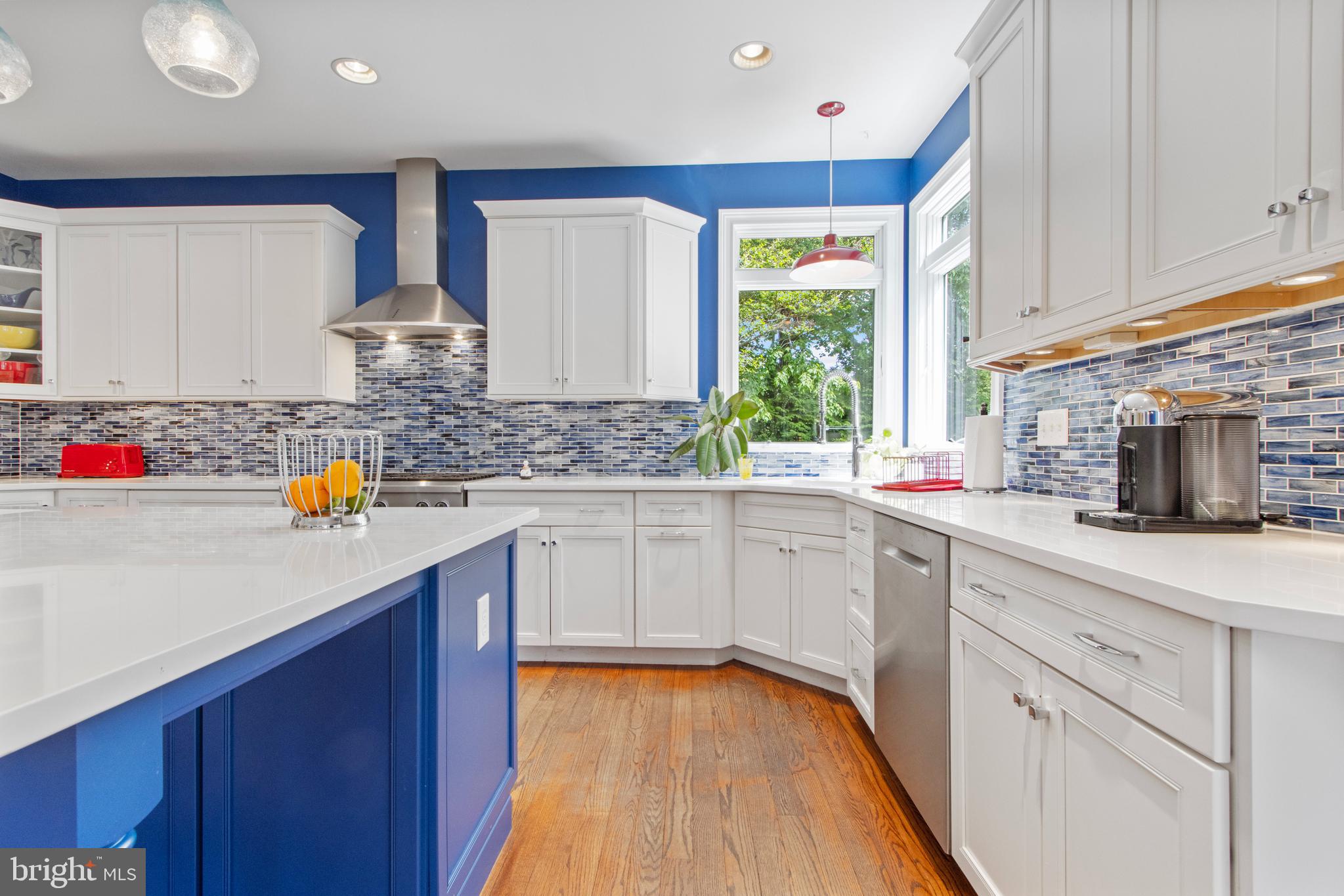 WOLFE POINTE - Residential