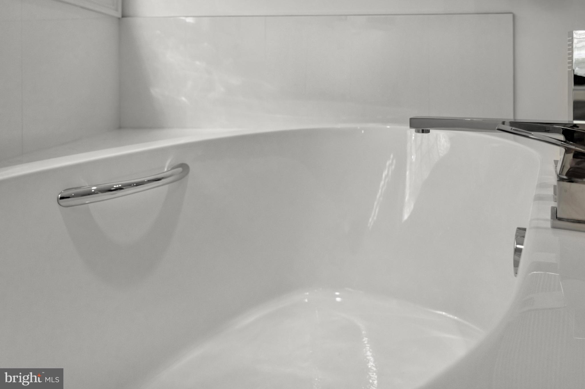 WOLFE POINTE - Residential