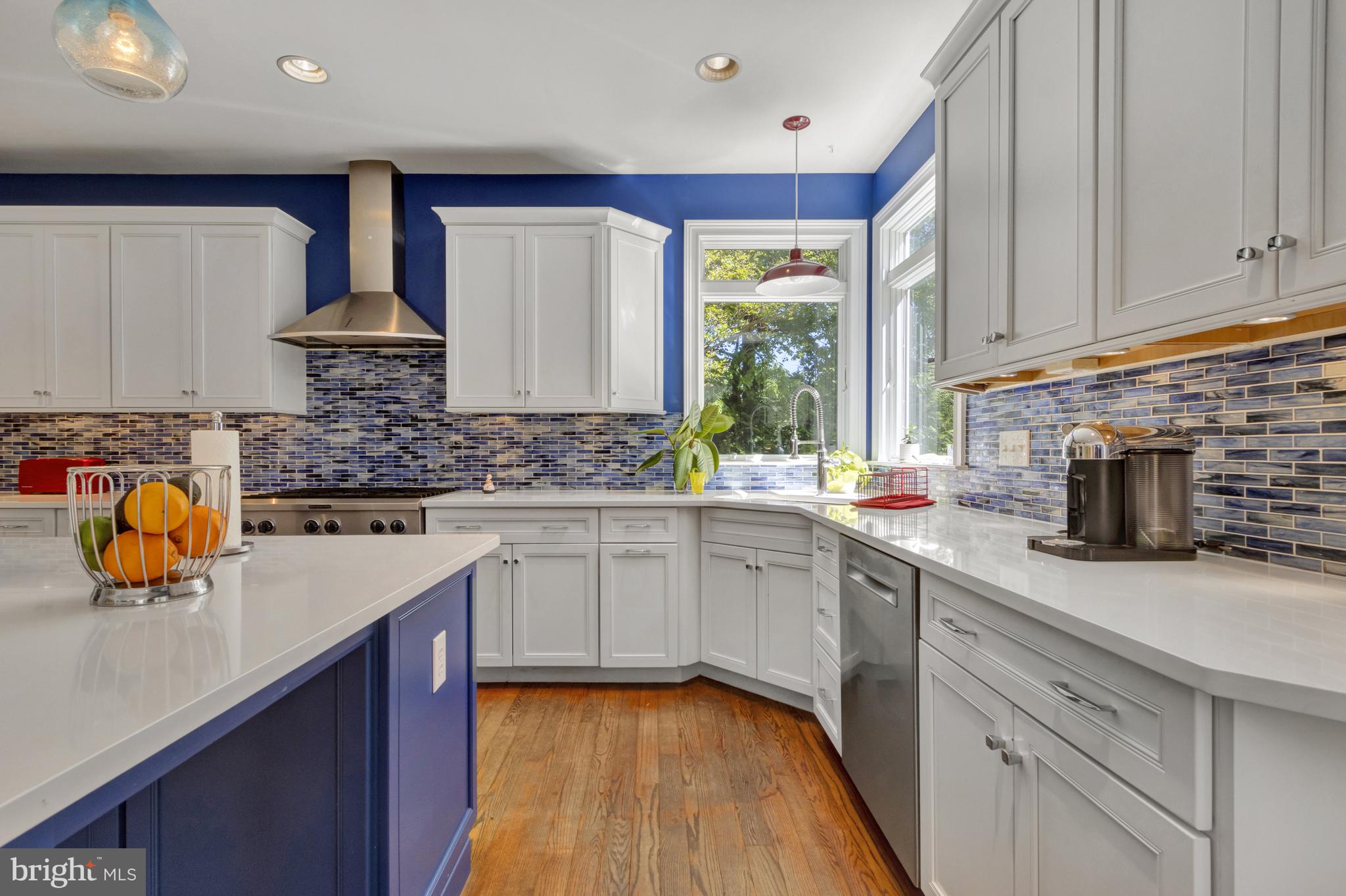 WOLFE POINTE - Residential