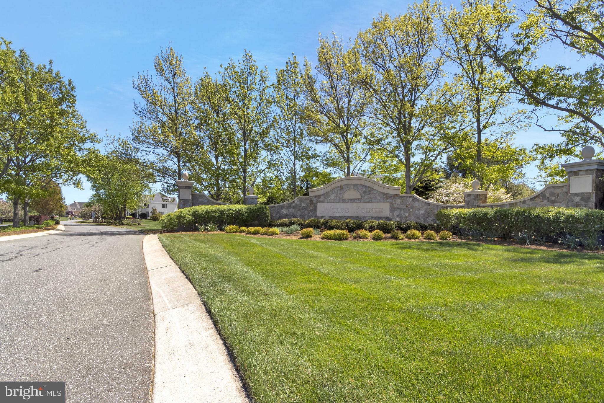 WOLFE POINTE - Residential