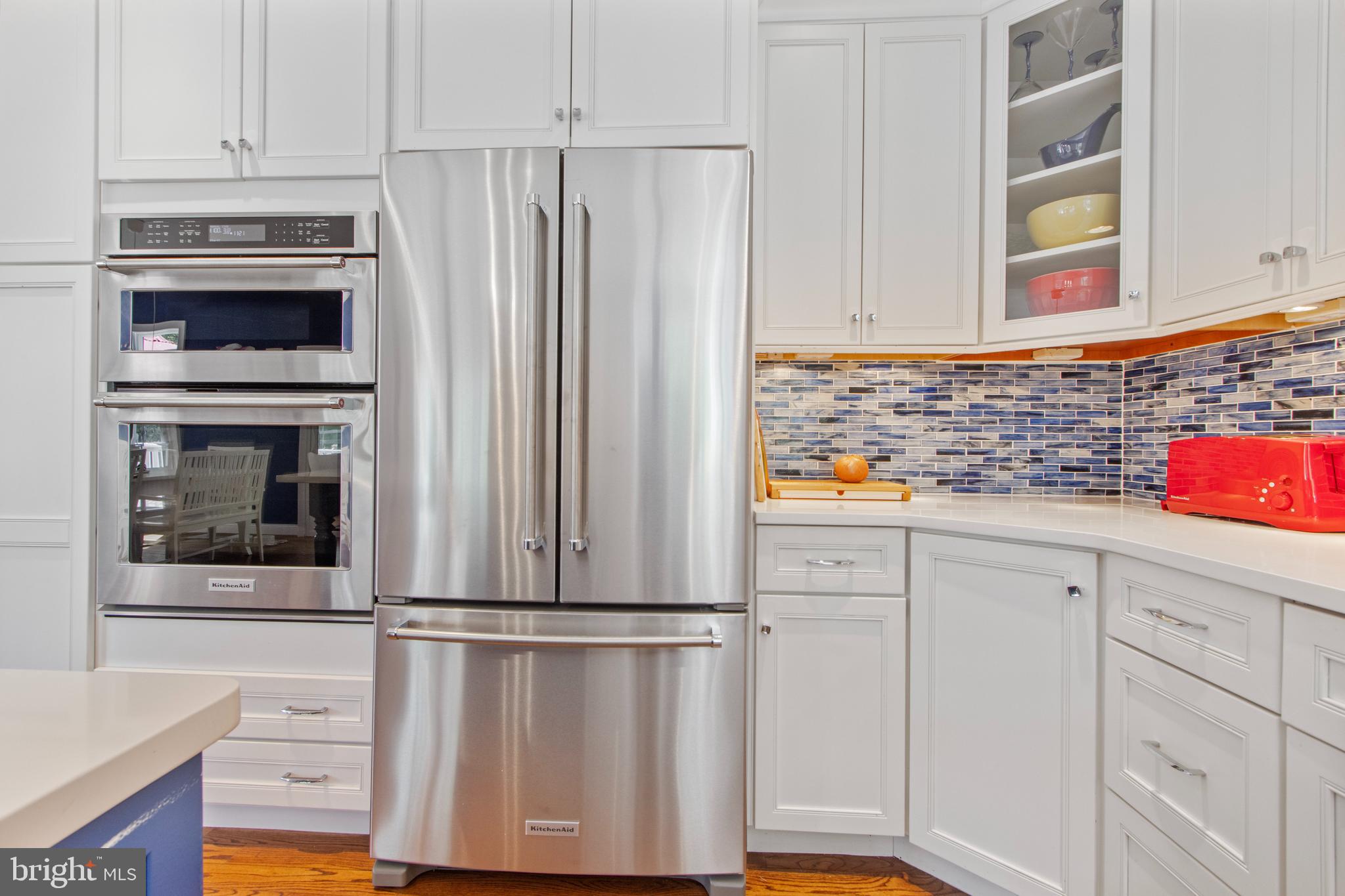 WOLFE POINTE - Residential