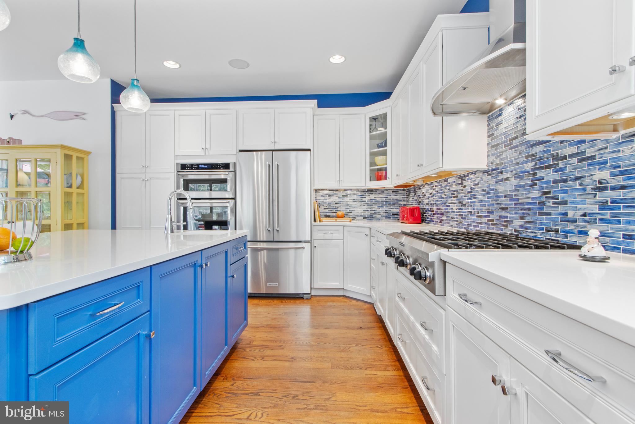 WOLFE POINTE - Residential