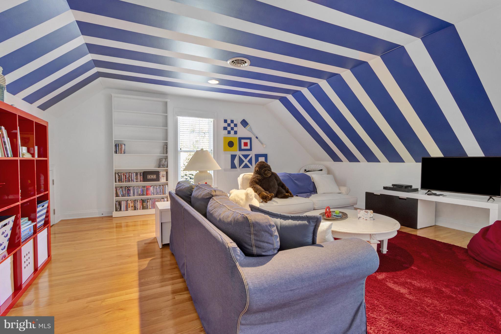 WOLFE POINTE - Residential