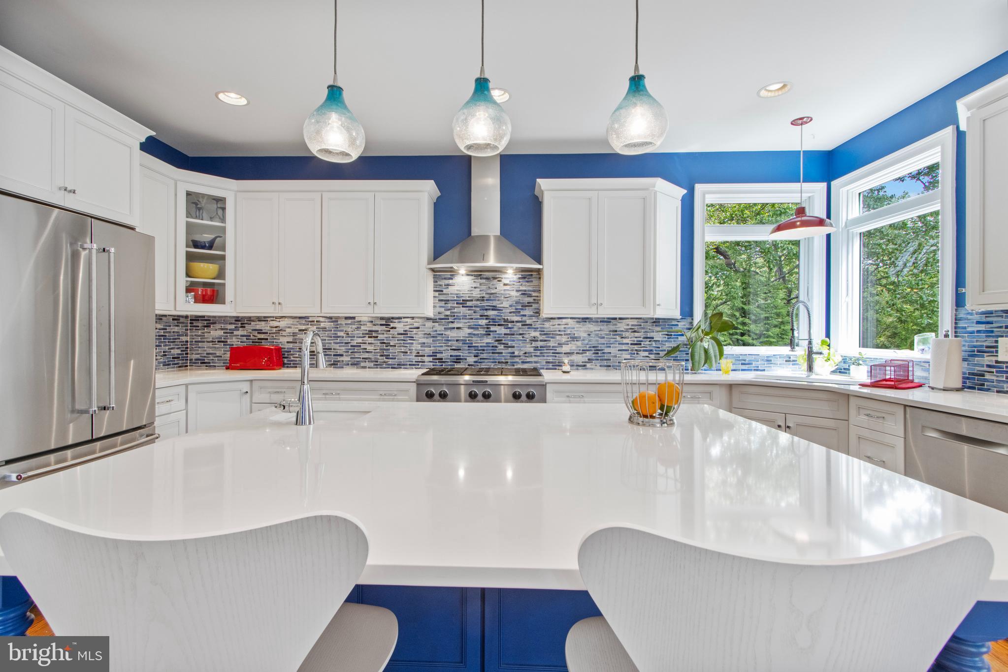 WOLFE POINTE - Residential