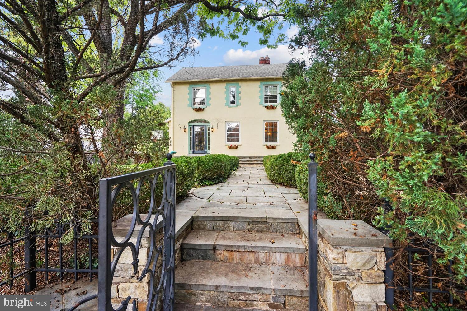 CHEVY CHASE GARDENS - Residential