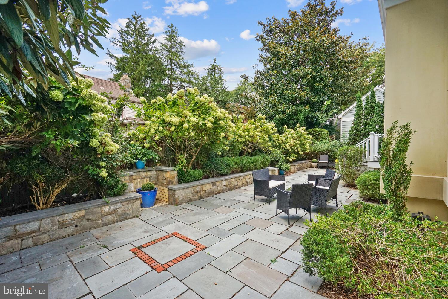 CHEVY CHASE GARDENS - Residential