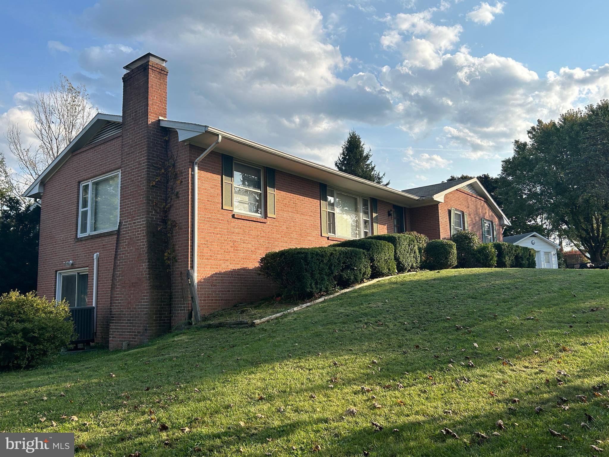 SUNRISE SUMMIT - Residential