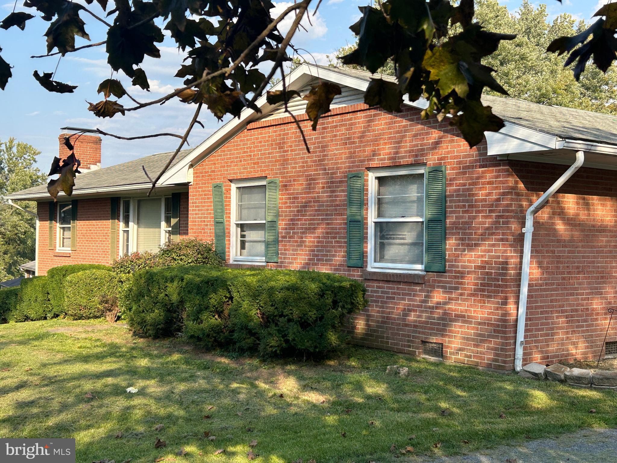 SUNRISE SUMMIT - Residential