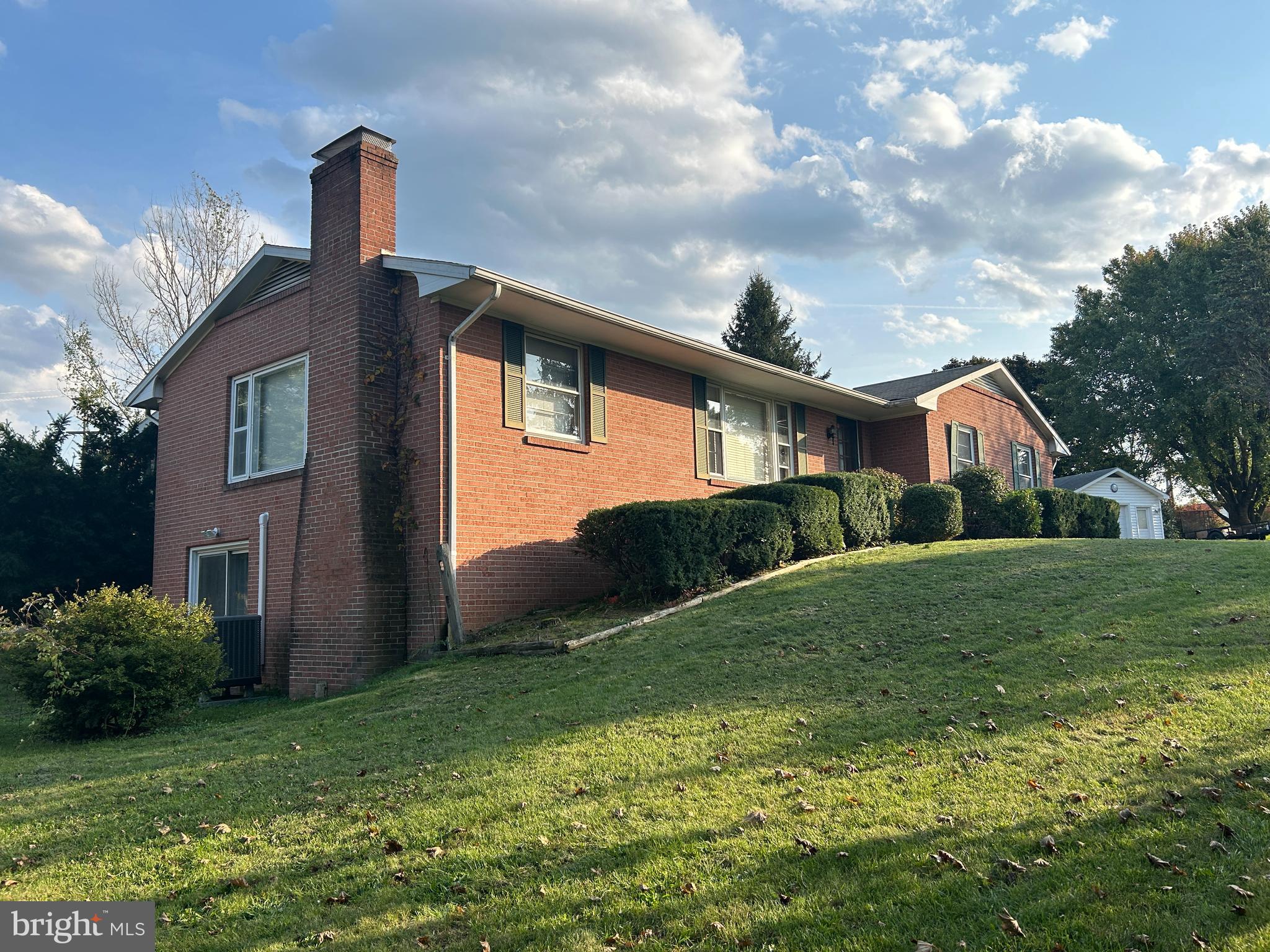 SUNRISE SUMMIT - Residential