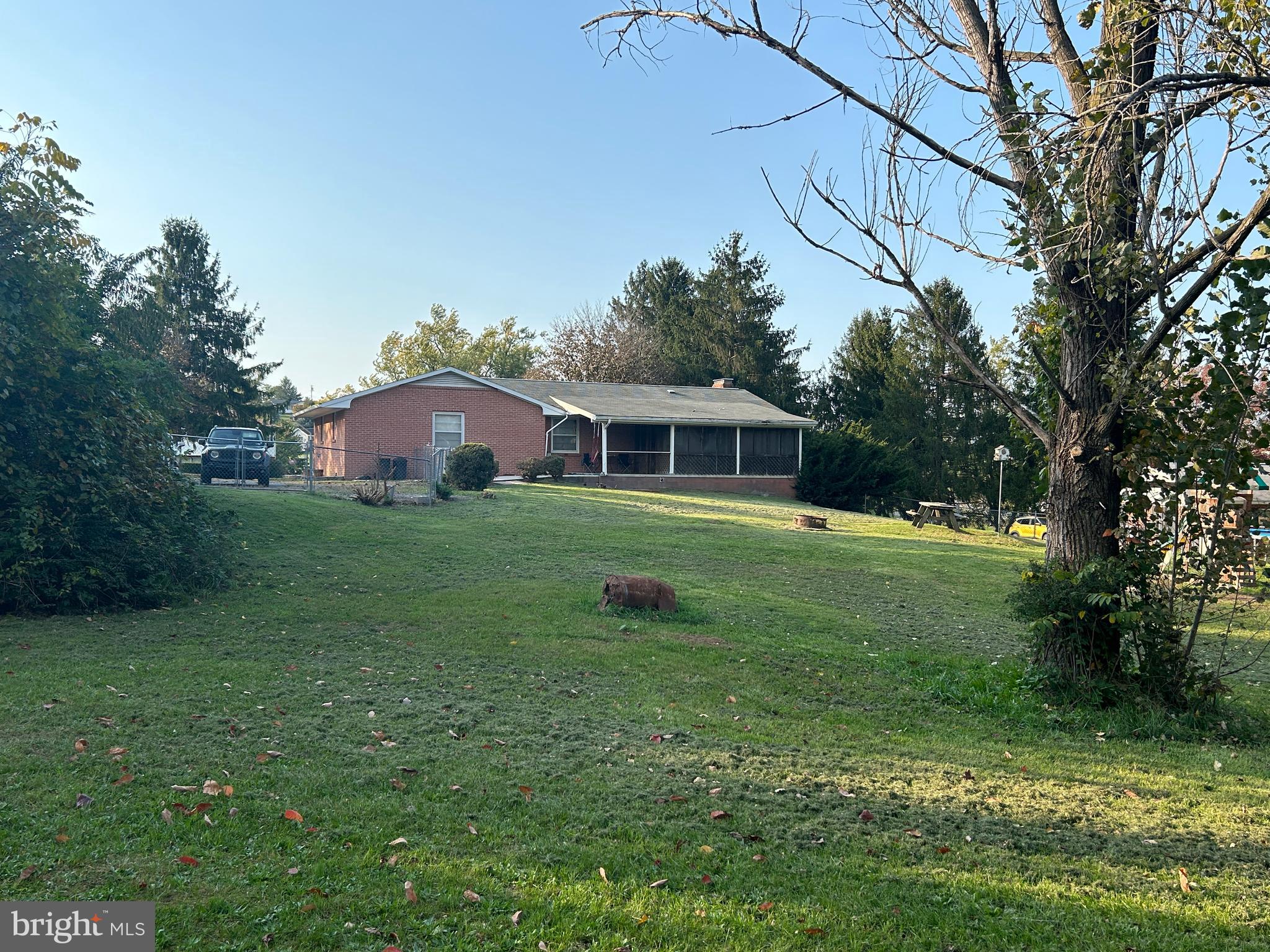 SUNRISE SUMMIT - Residential