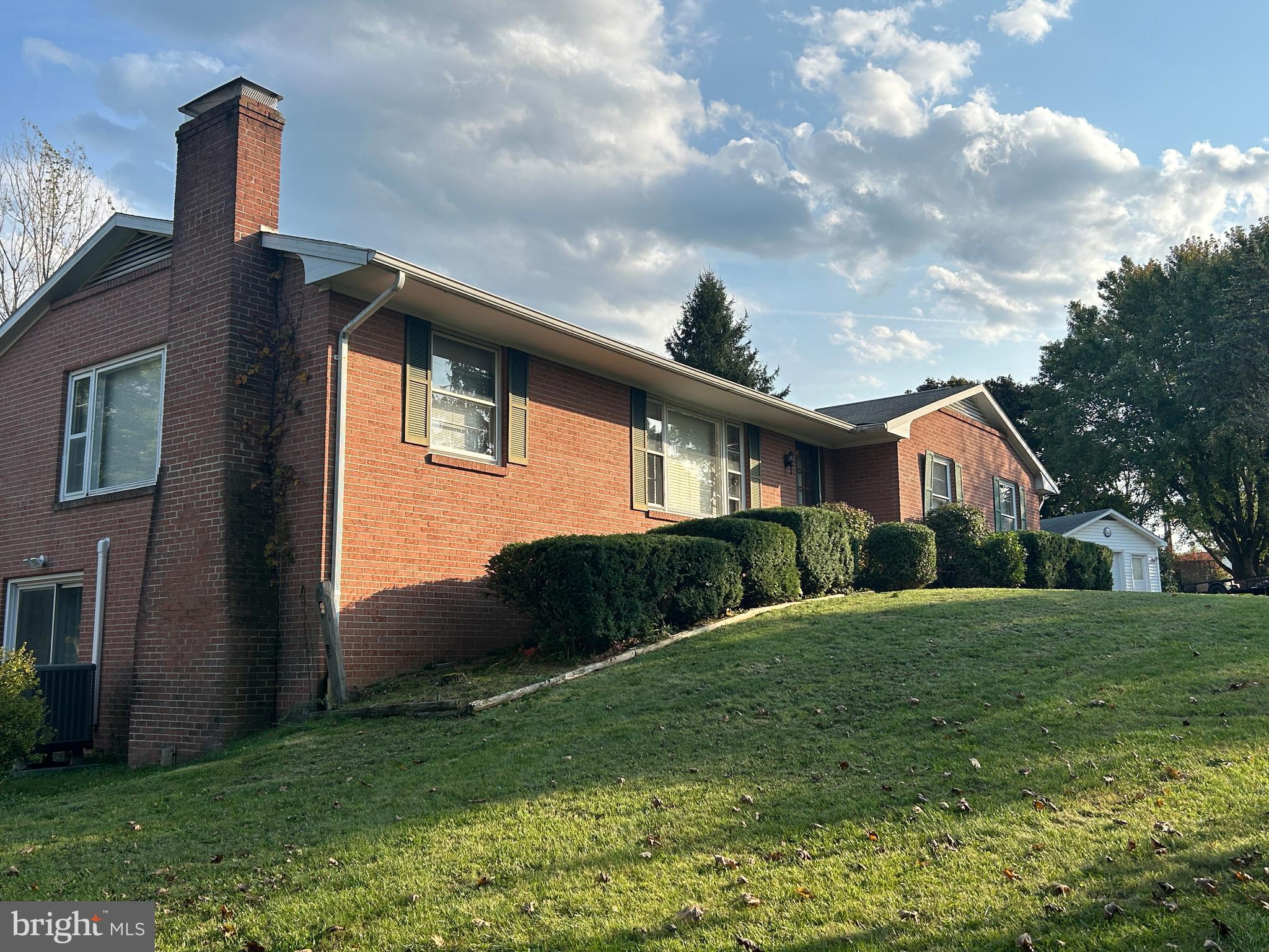 SUNRISE SUMMIT - Residential