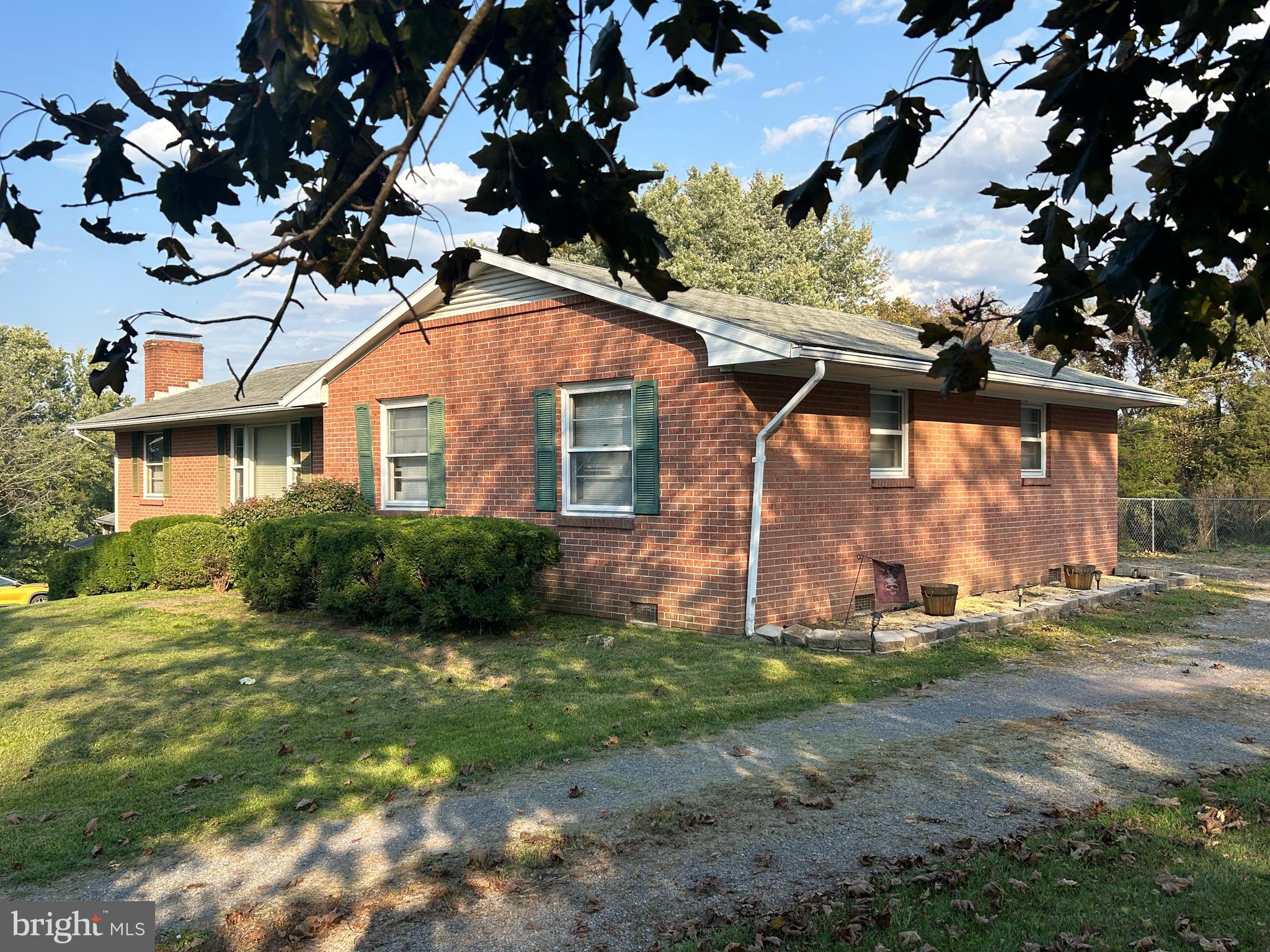 SUNRISE SUMMIT - Residential