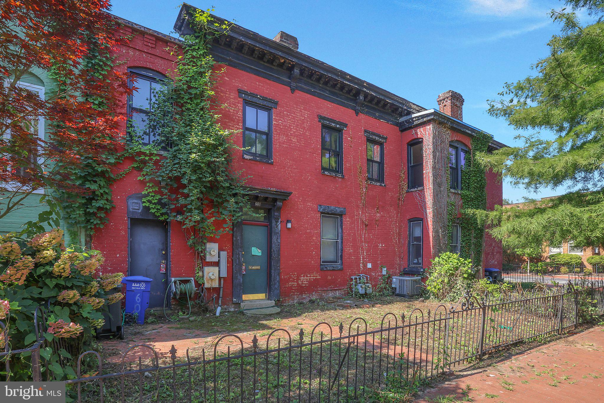 100 6TH STREET SE