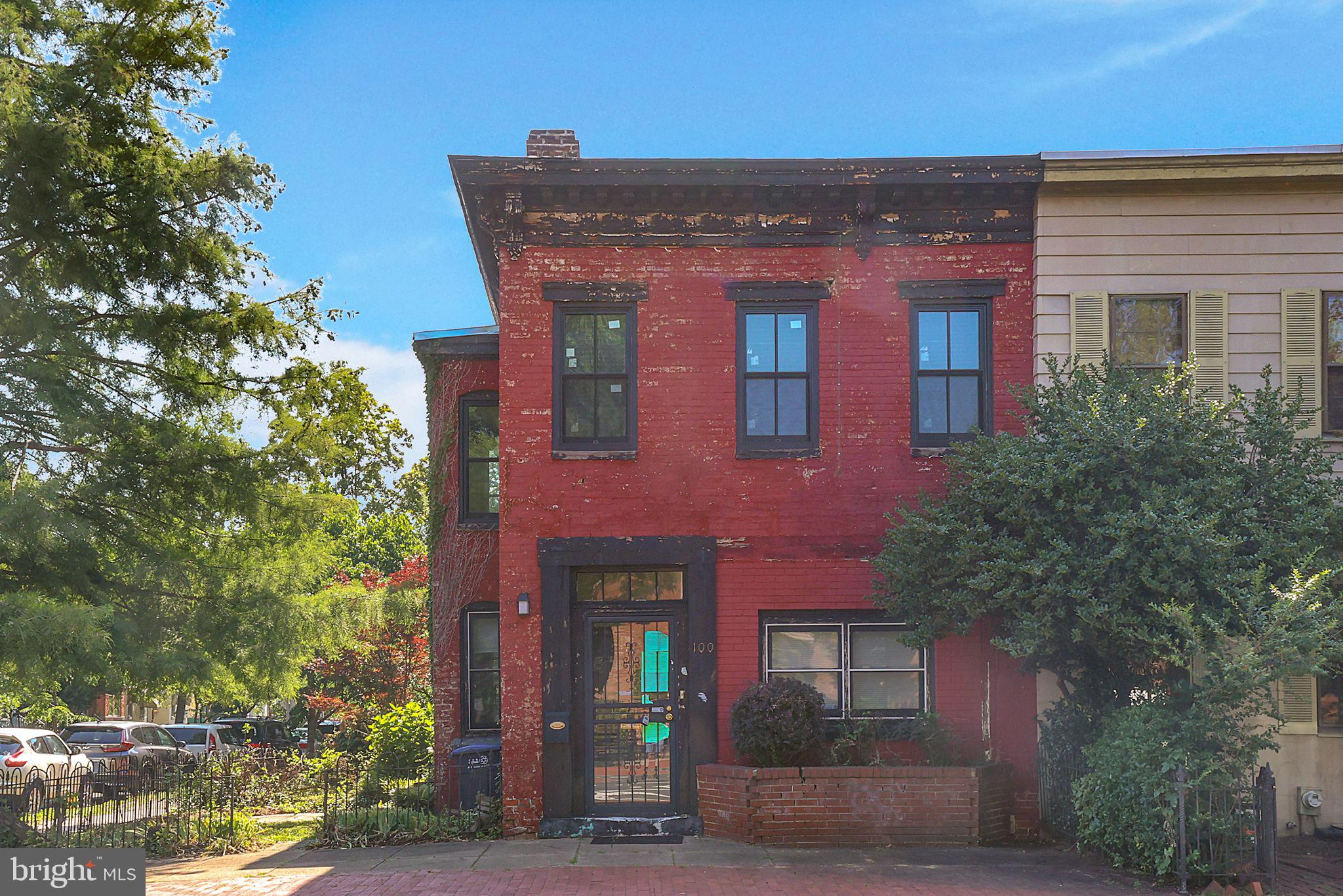 100 6TH STREET SE