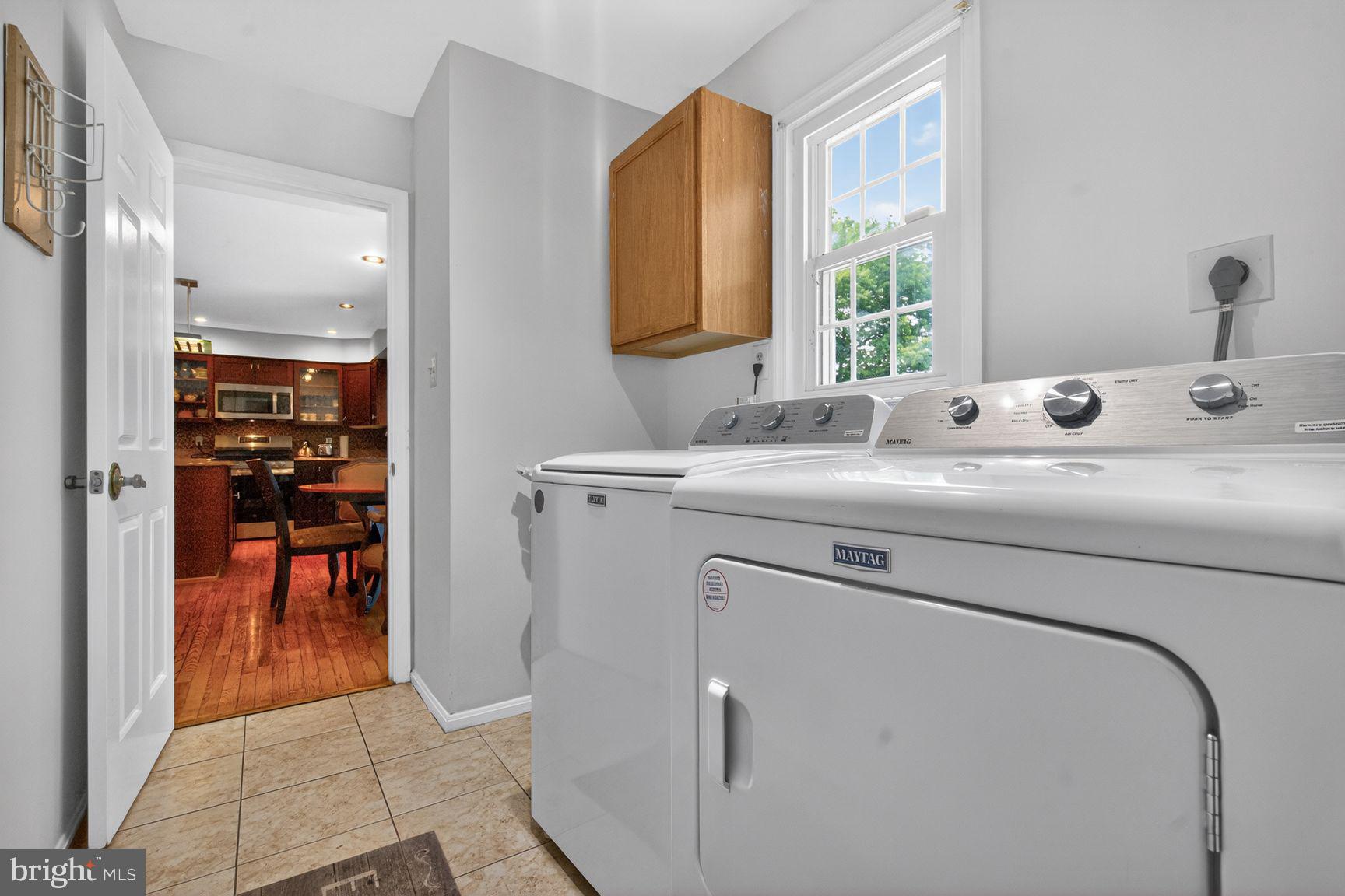 NAPLES MANOR - Residential