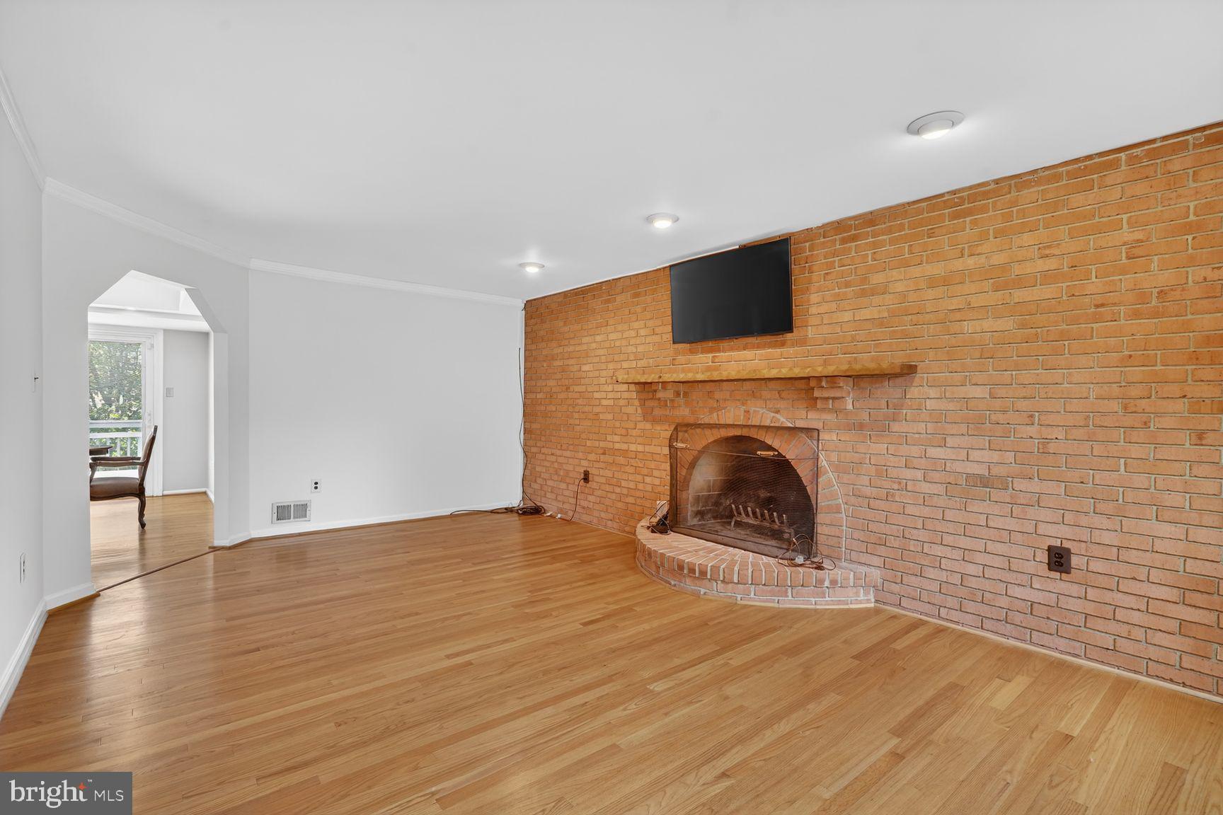 NAPLES MANOR - Residential