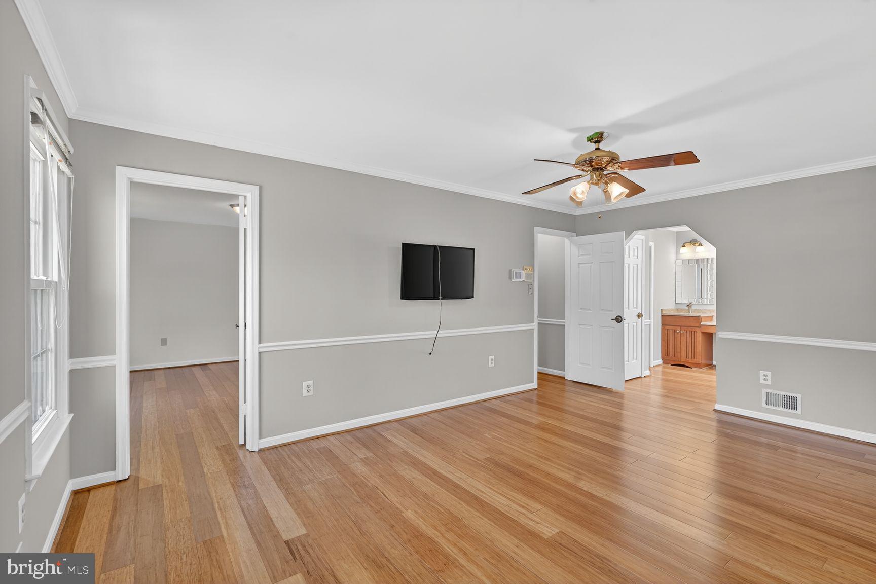 NAPLES MANOR - Residential