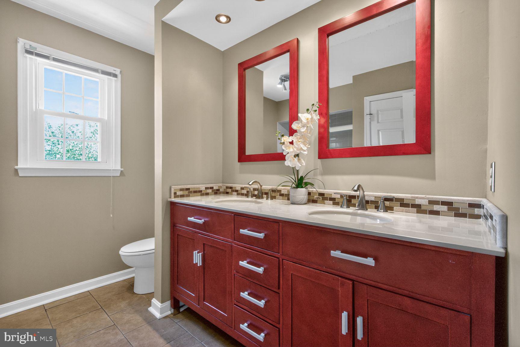NAPLES MANOR - Residential